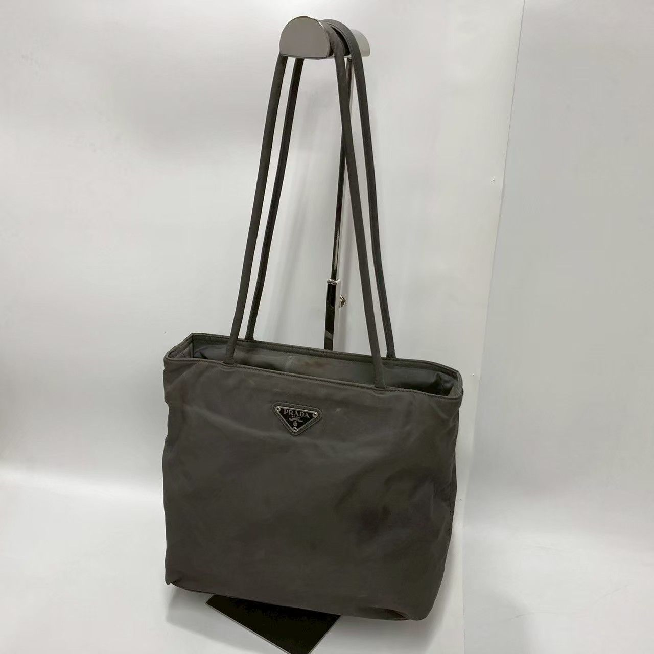 【極美品】プラダ ナイロン トートバッグ 三角ロゴ 白タグ ブラック カード付 極美品✨プラダ トートバッグ ナイロン 三角ロゴ 肩掛け 白タグ