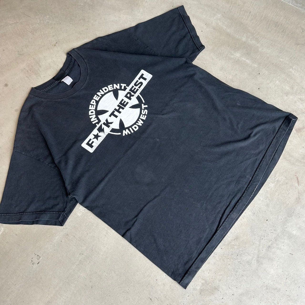 INDEPENDENT Tシャツ ネイビー アイアンクロス４連 NHSタグ INDEPENDENT Tシャツ ネイビー アイアンクロス4連 NHSタグ