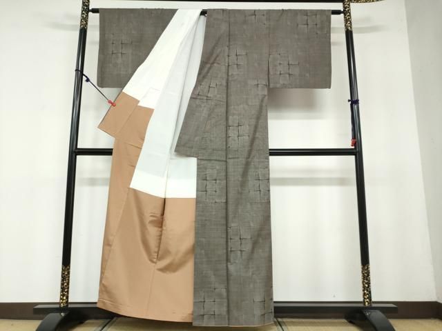 平和屋着物○本場大島紬 純泥染 9マルキ 変わり格子文 証紙付き 正絹