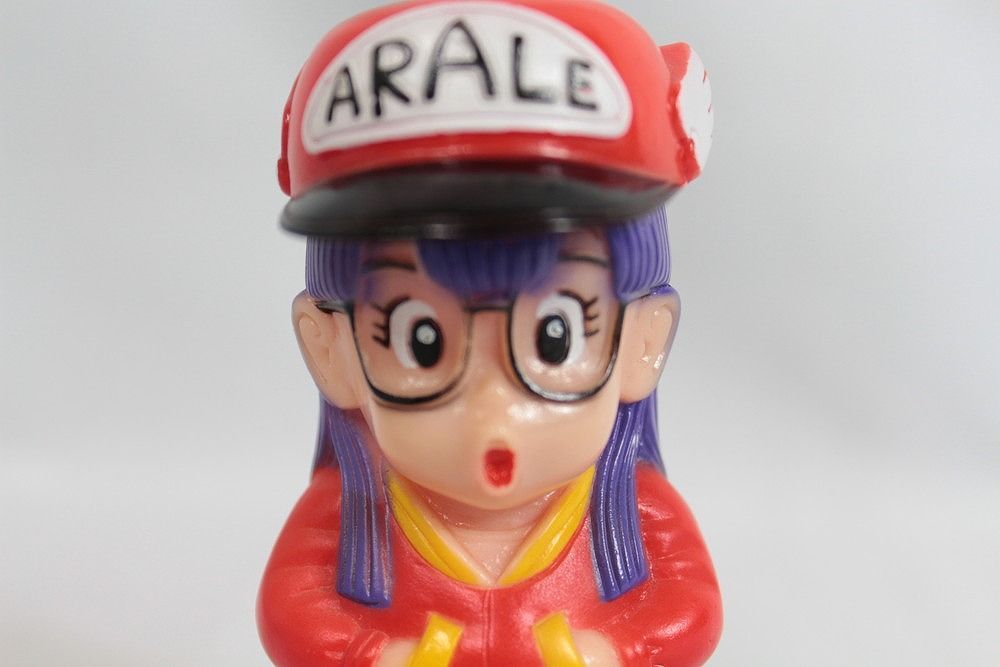 ◇アラレちゃん ソフビ 昭和レトロ 貯金箱 東海銀行 - メルカリ