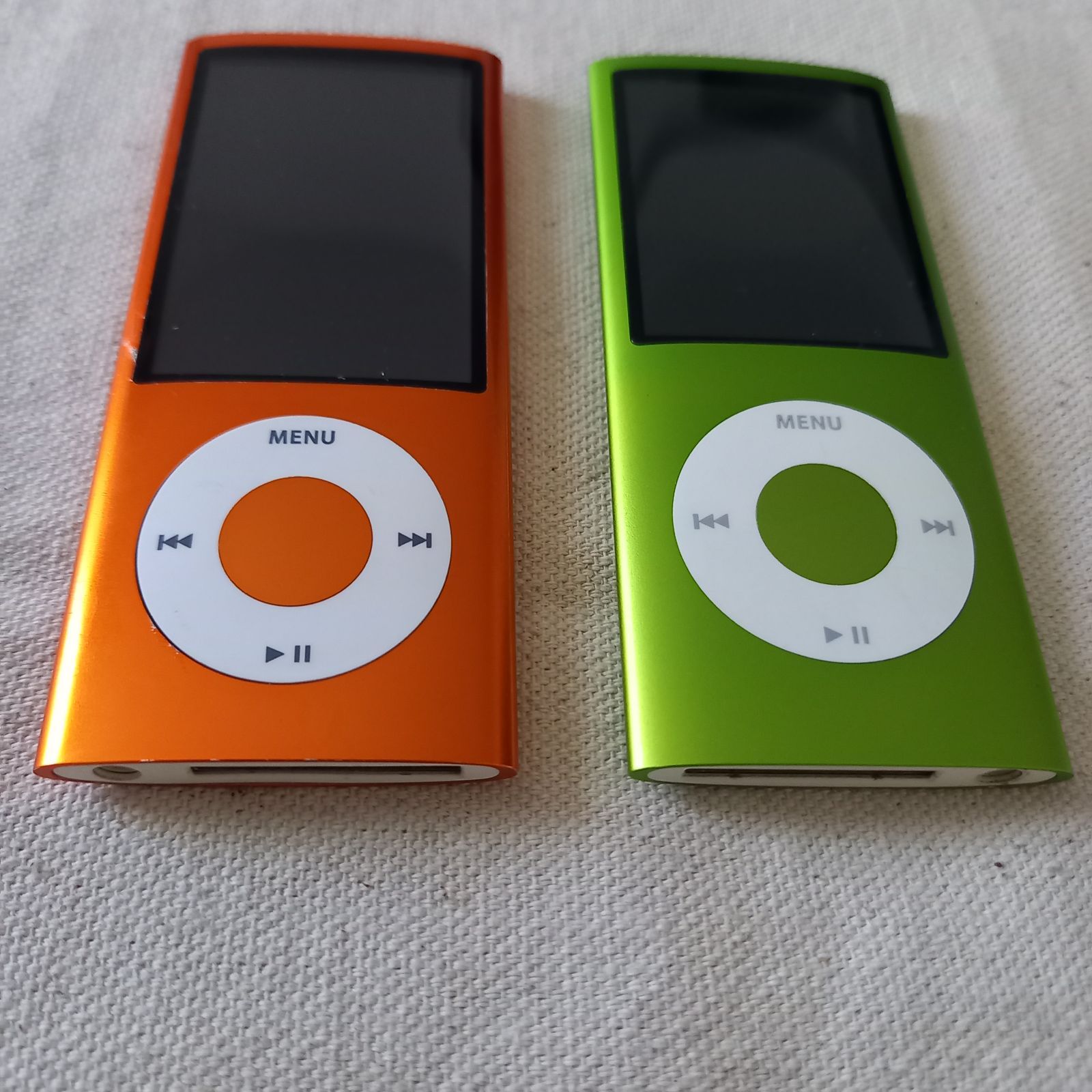 新品未使用未開封  Apple iPod nano 第6世代 オレンジ色 8GB