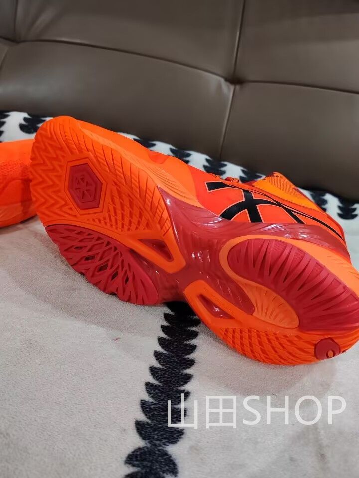 asics メタライズ
