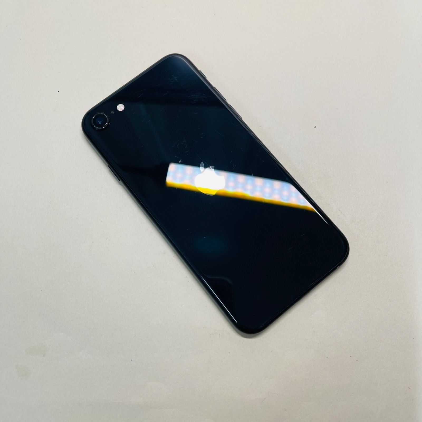 美品 iPhone SE2 64GBジェットブラック シムフリー 充電86% ムスビー｜【SIMフリー】iPhoneSE2 64GB ブラック 電池86