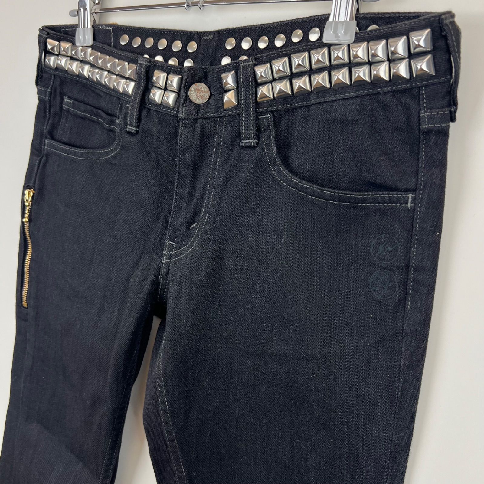 Levi's Fenom × FRAGMENT ローライズデニム　スタッズ 破格】Levi's Fenom×FRAGMENT ローライズデニム スタッズ - メルカリ