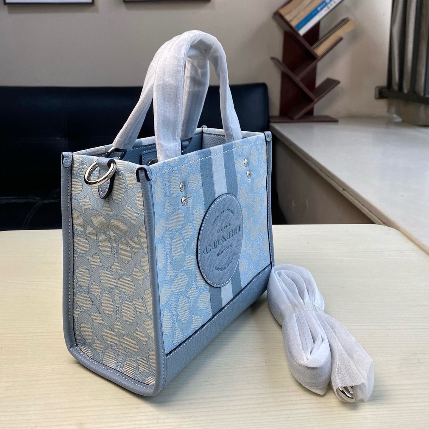 COACH デンプシー キャリーオール 2WAY ショルダーバッグ レザー
