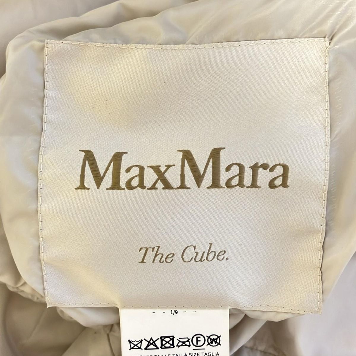 Max Mara - Max Mara(マックスマーラ) ベスト サイズ36 S レディース美品  - ベージュ 中綿/ジップアップ/The Cube. Max Mara(マックスマーラ) ベスト サイズ36 S レディース美品
