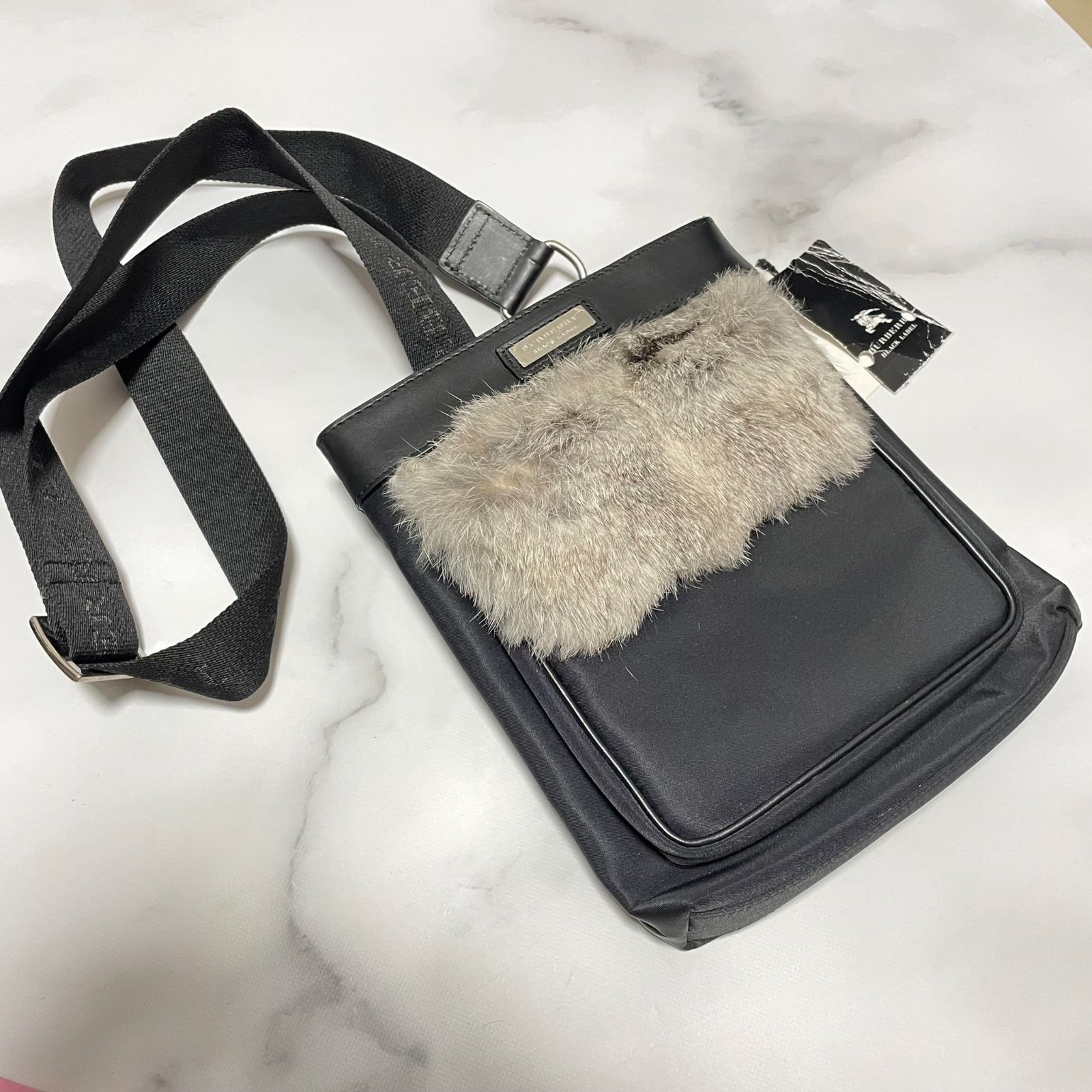 未使用】BURBERRY バーバリー ラビットファー ショルダーバッグ - メルカリ