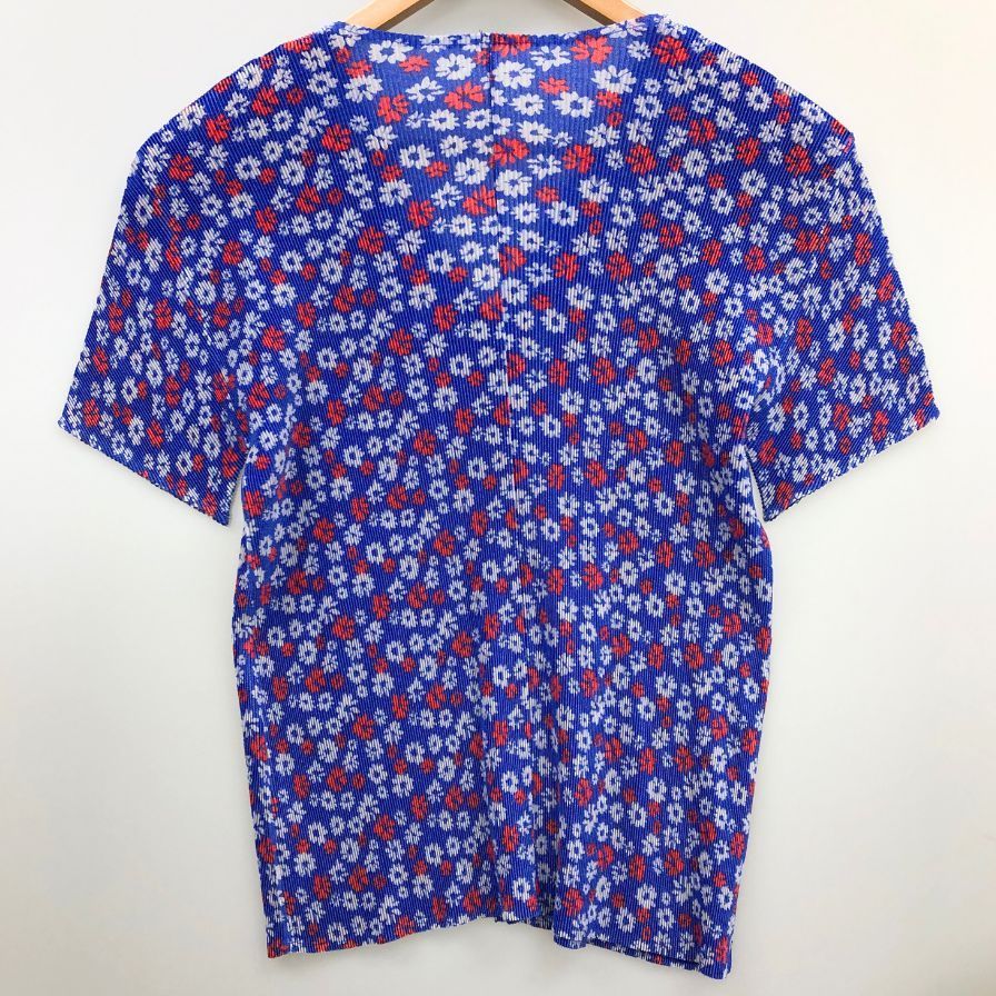 美品◆プリーツプリーズ イッセイミヤケ 半袖シャツ Vネック 総柄 レディース サイズ3 PP22-FO872 PLEATS PLEASE ISSEY MIYAKE 【AFB36】 PLEATS PLEASE ISSEY MIYAKE - プリーツプリーズ イッセイミヤケ