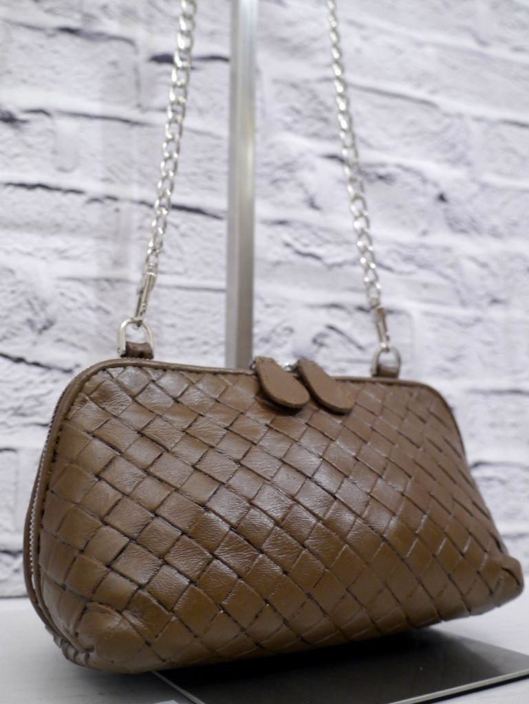 ◇ BOTTEGA VENETA ボッテガヴェネタ イントレチャート クロスボディ