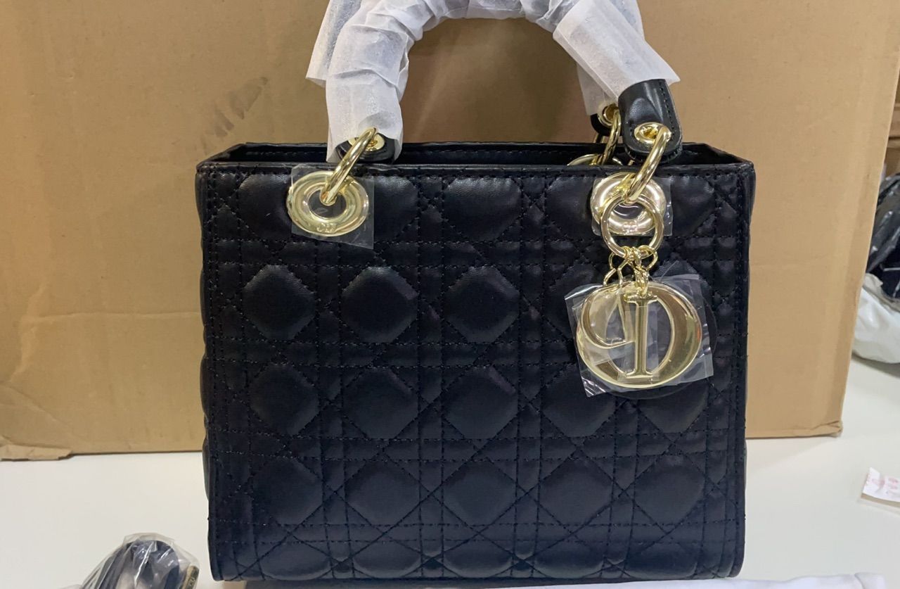 本日限定価格?Dior ブラックレザー ショルダーバッグ - メルカリ