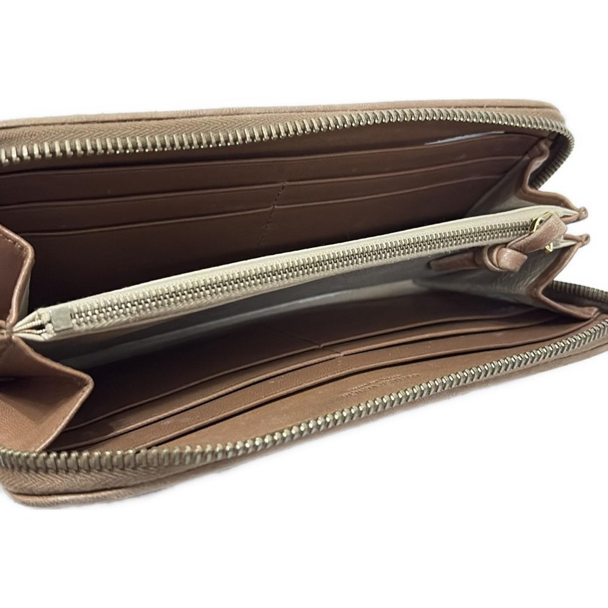 ラウンドファスナー レザー