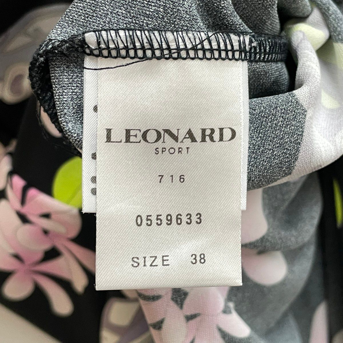 LEONARD 花柄 ワンピース サイズ38 LEONARD - LEONARD(レオナール) ワンピース サイズL レディース