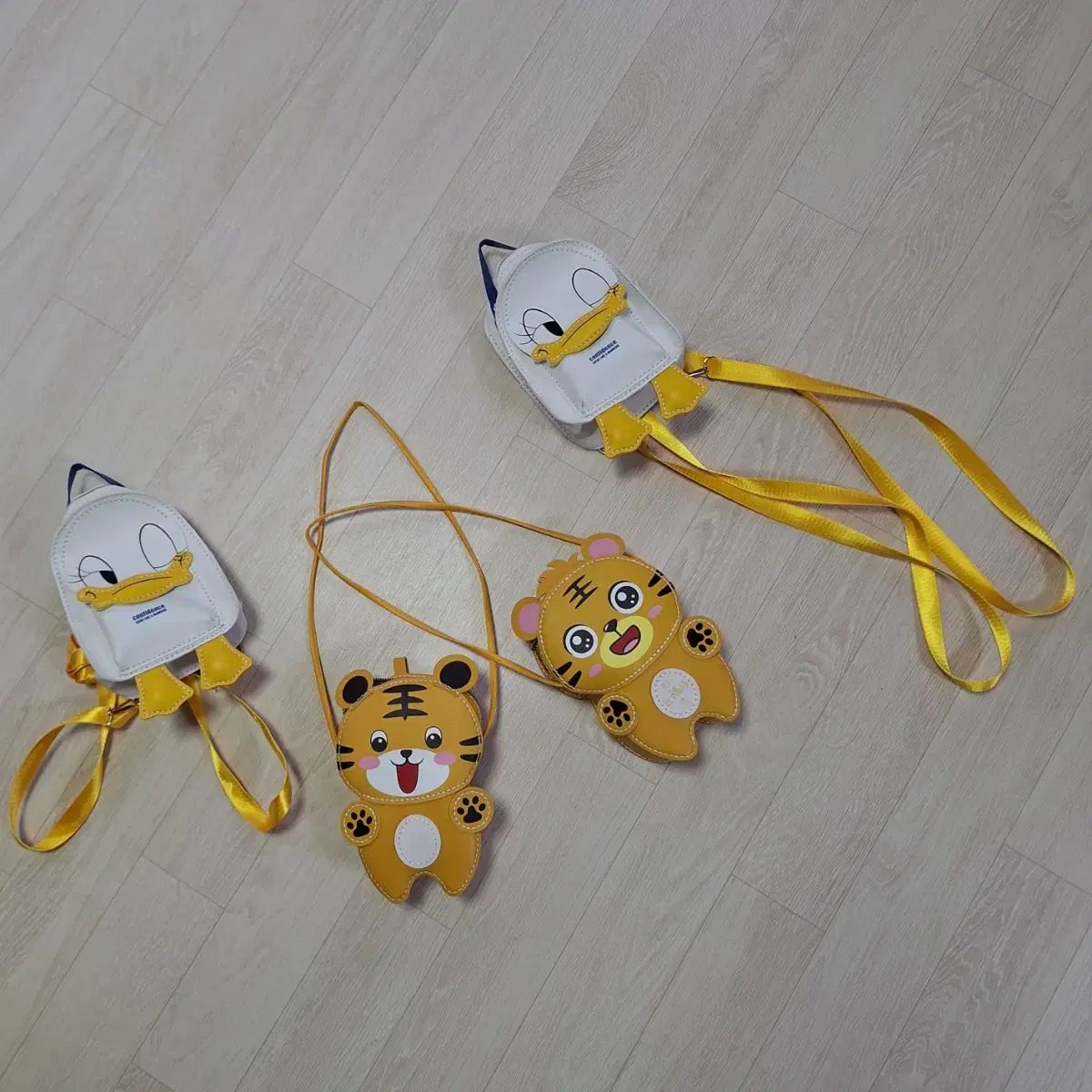 【雷市場（ポンジャン）商品韓国直送】 新品 ドナルドダックバッグ ダックバッグ キッズバッグ 女性用バッグ タイガーバッグ