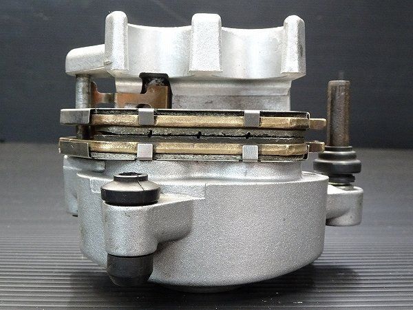 フロントブレーキキャリパー HD-AB-007