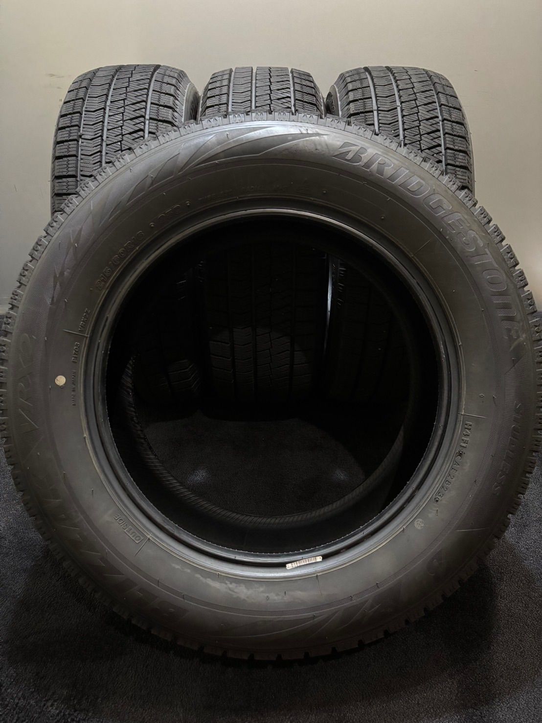 教育する 215 60R16 BRIDGESTONE VRX2 23年製 スタッドレス 4本 ブリヂストン ブリザック クラウン CX-3 ヴェゼル 南5-K226 安心の全品国内発送！