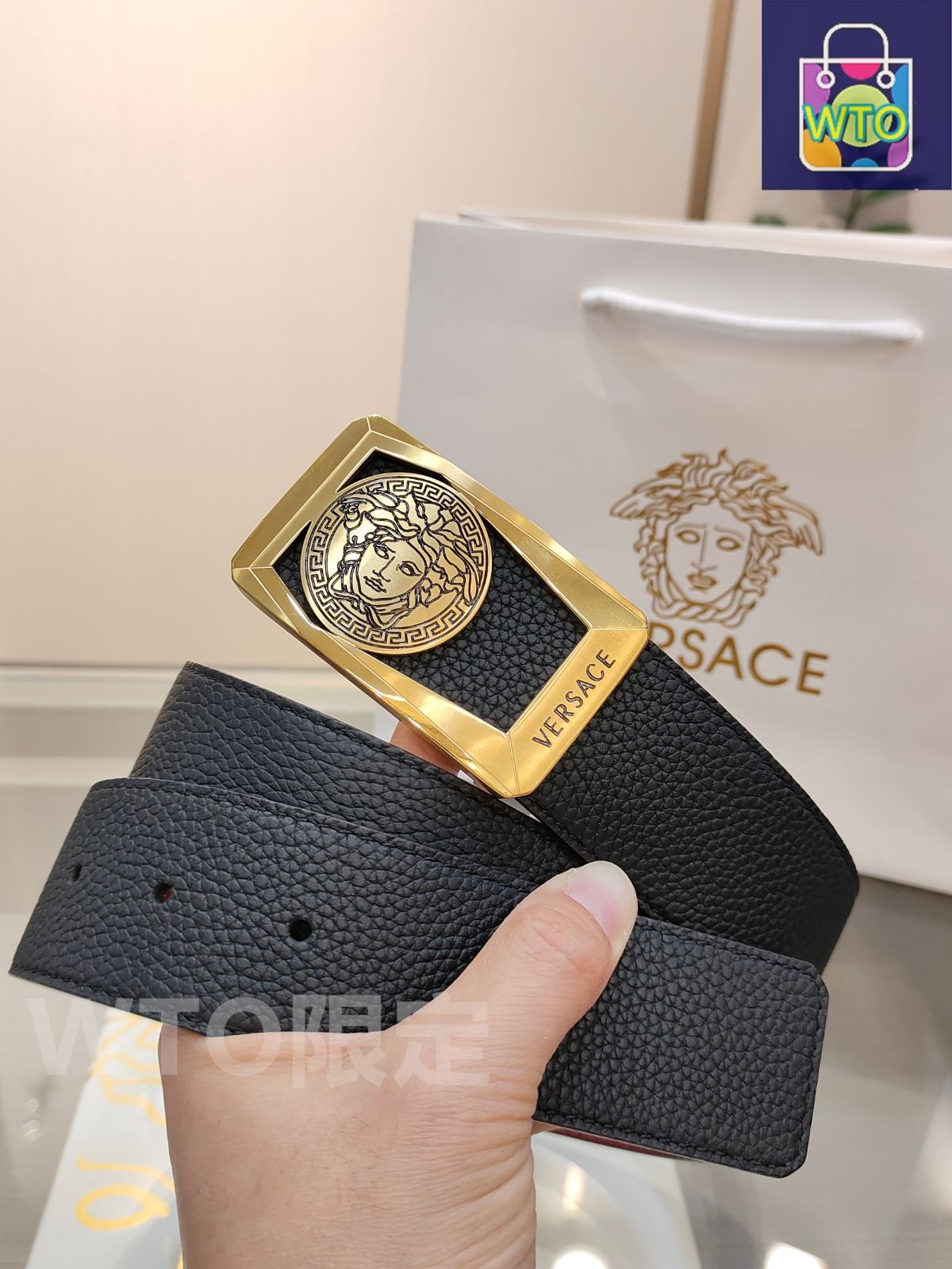 VERSACE ヴェルサーチ