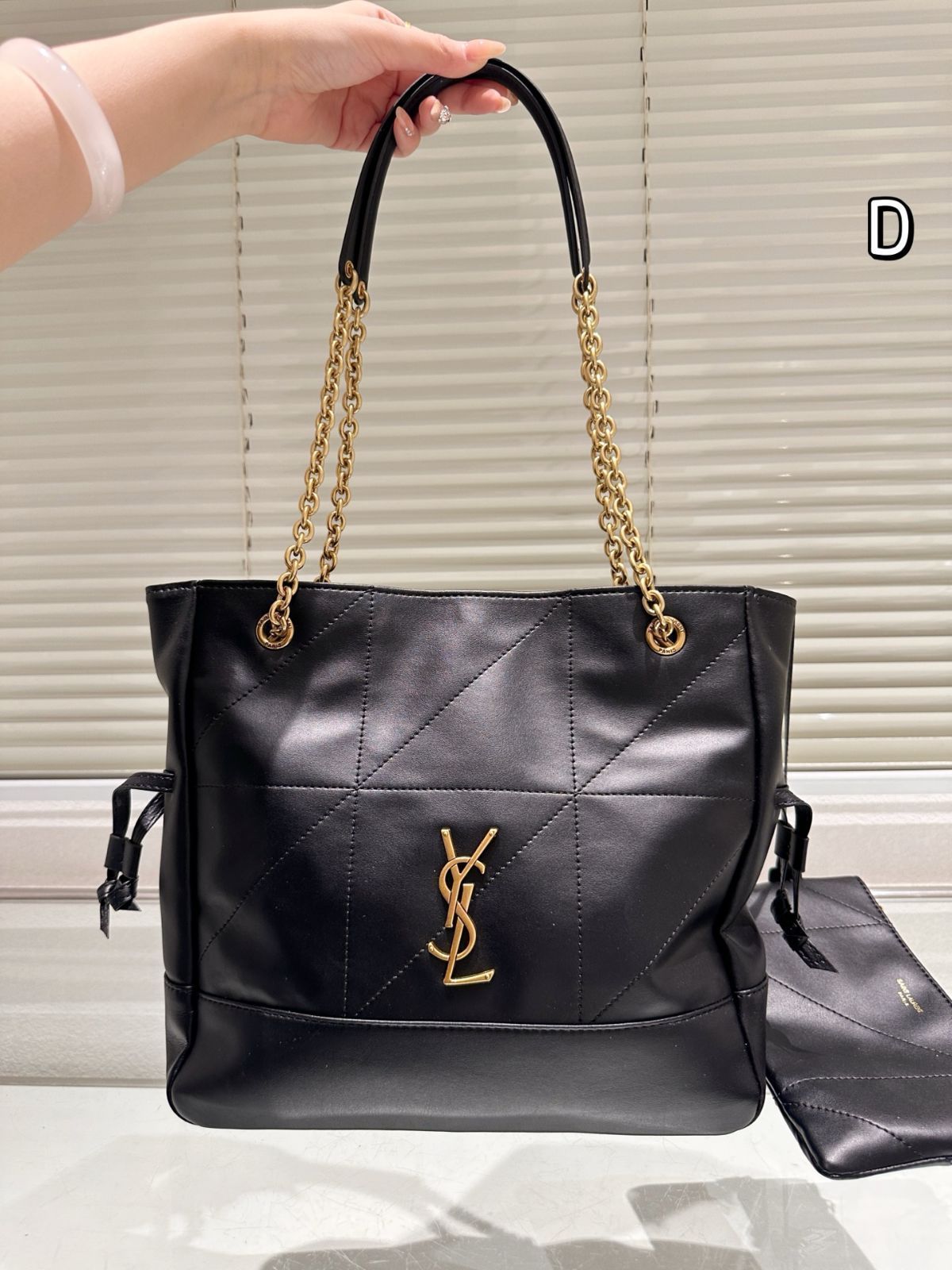 SAINT LAURENT ジェイミー トート ラージ サンローラン“格子状ステッチ”のバッグ「ジェイミー」カサンドラ