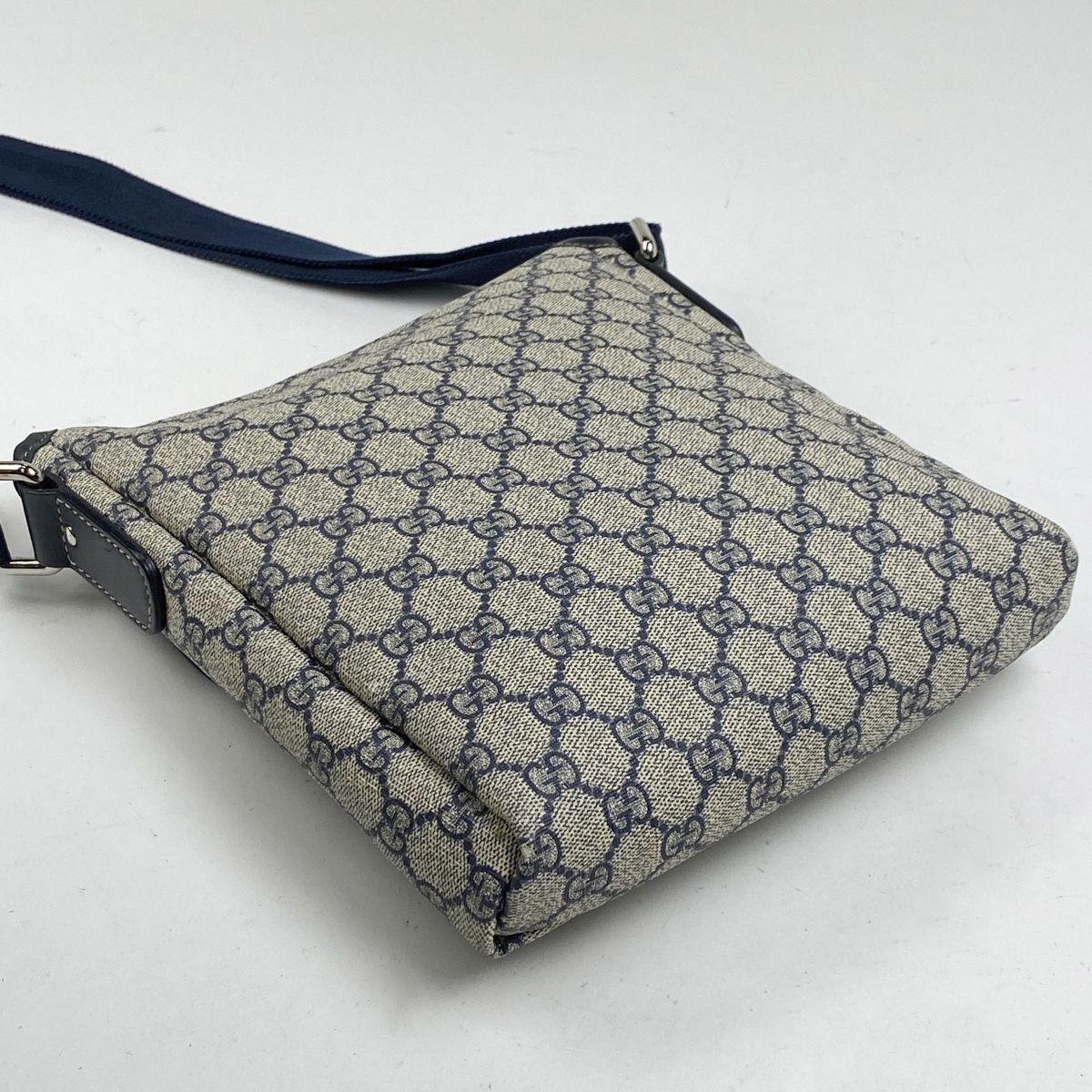 GUCCI GG柄 ショルダーバッグ ネイビー グッチ GUCCI GG柄 ショルダーバッグ 肩掛け 斜め掛け ショルダー