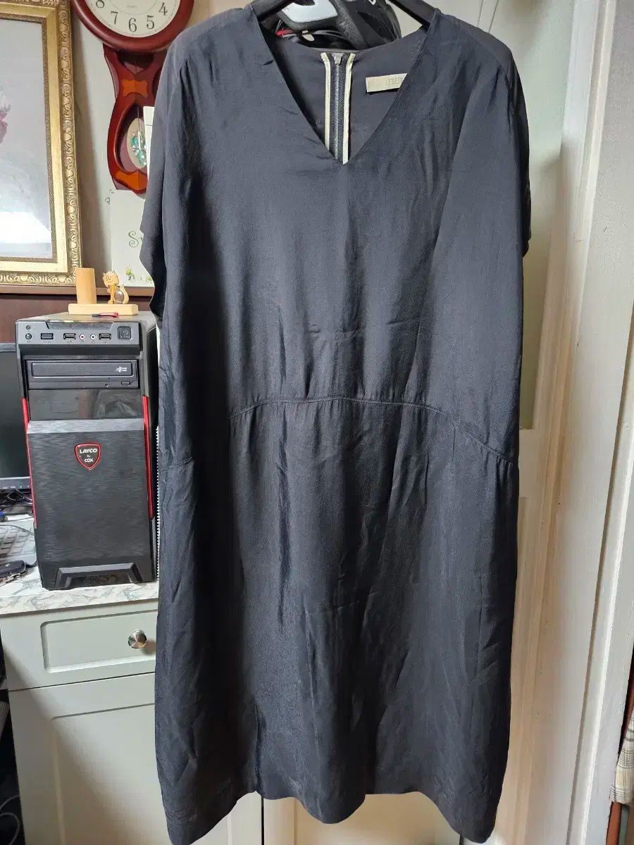 LEBEIGE ブラック Vネック ONE PIECE