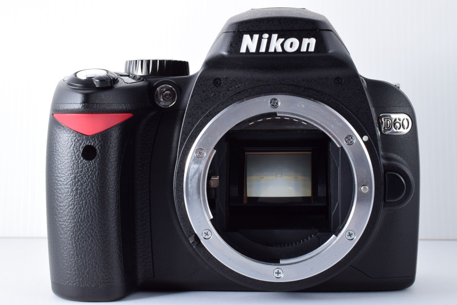 少シャッター数✨Nikon D60✨シングルレンズ✨一眼レフデビューに シャッター回数 681回 ほぼ新品】Nikon D60 デジタル一眼レフカメラ
