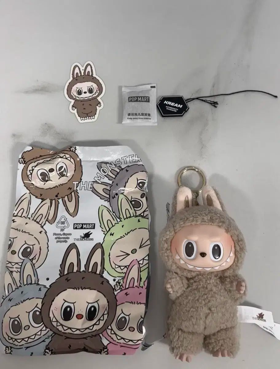 LABUBU正規品ラブブマカロンExciting macaron SOYMILK