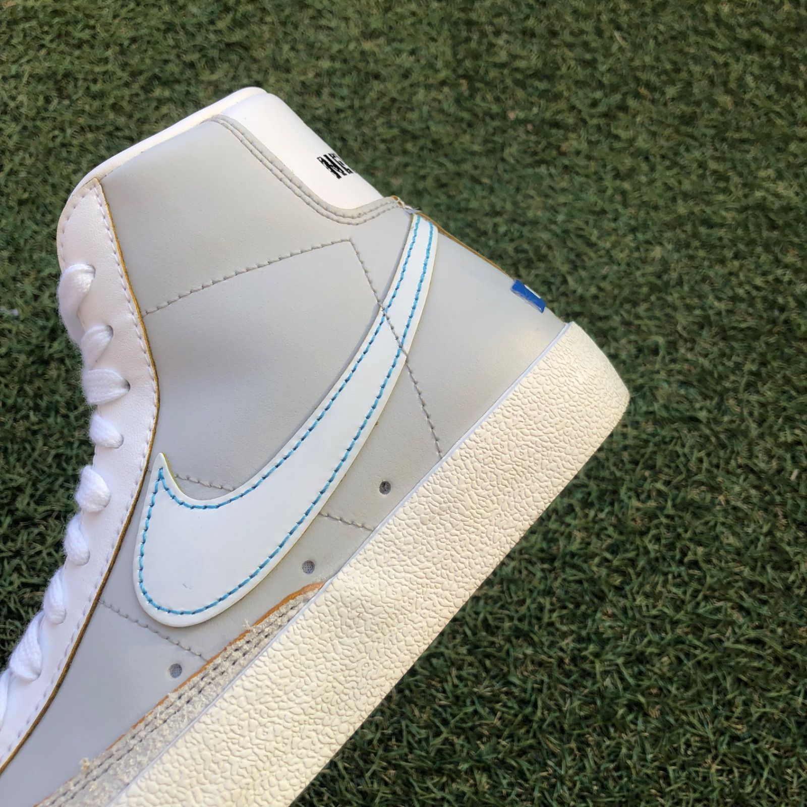 美品23 NIKE BLAZER MID '77 ナイキ ブレザーHT825 美品23 NIKE BLAZER MID '77 ナイキ ブレザーHT825 - メルカリ