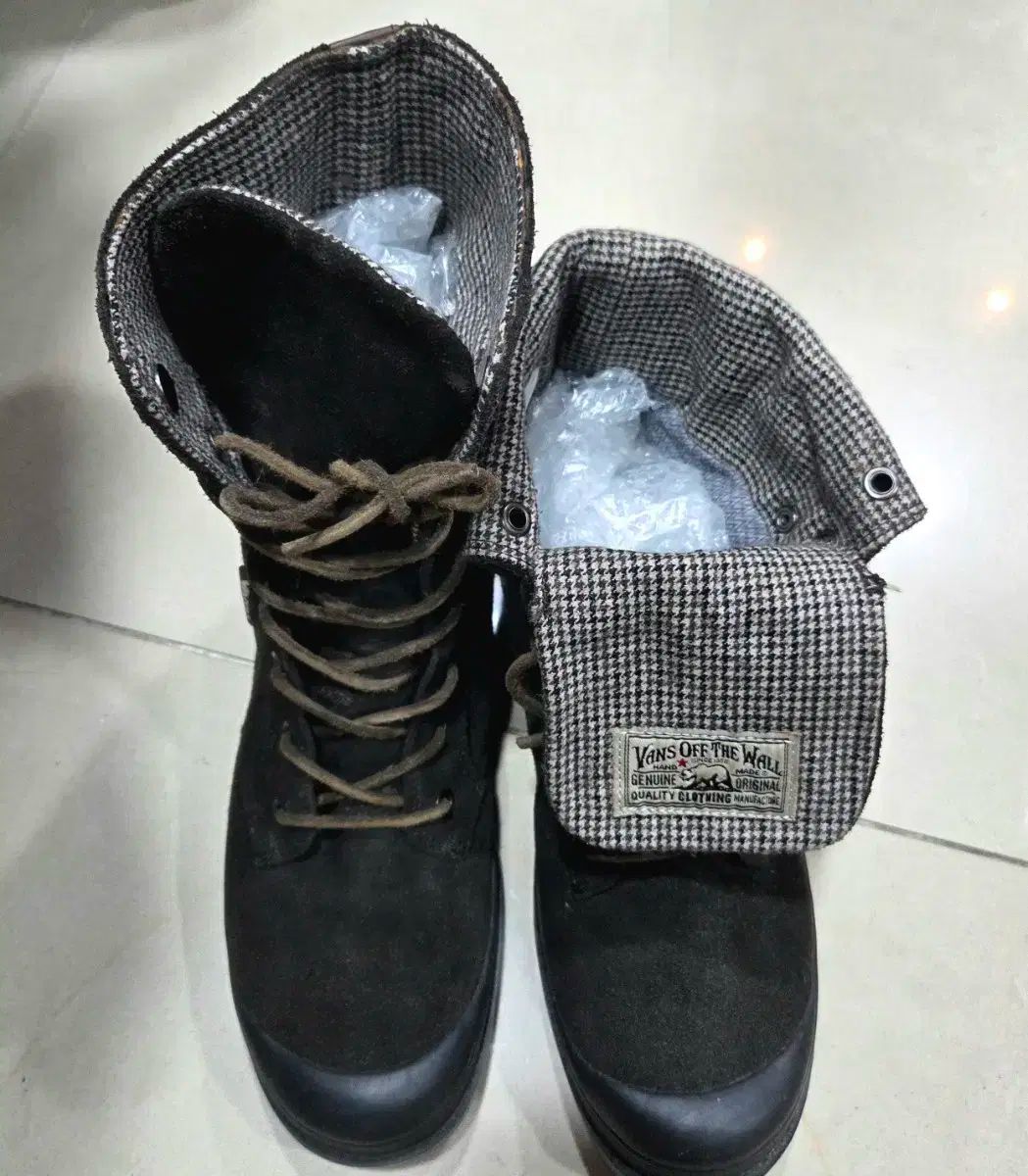 VANS スウェード ハウンドSTUロールアップブーツ