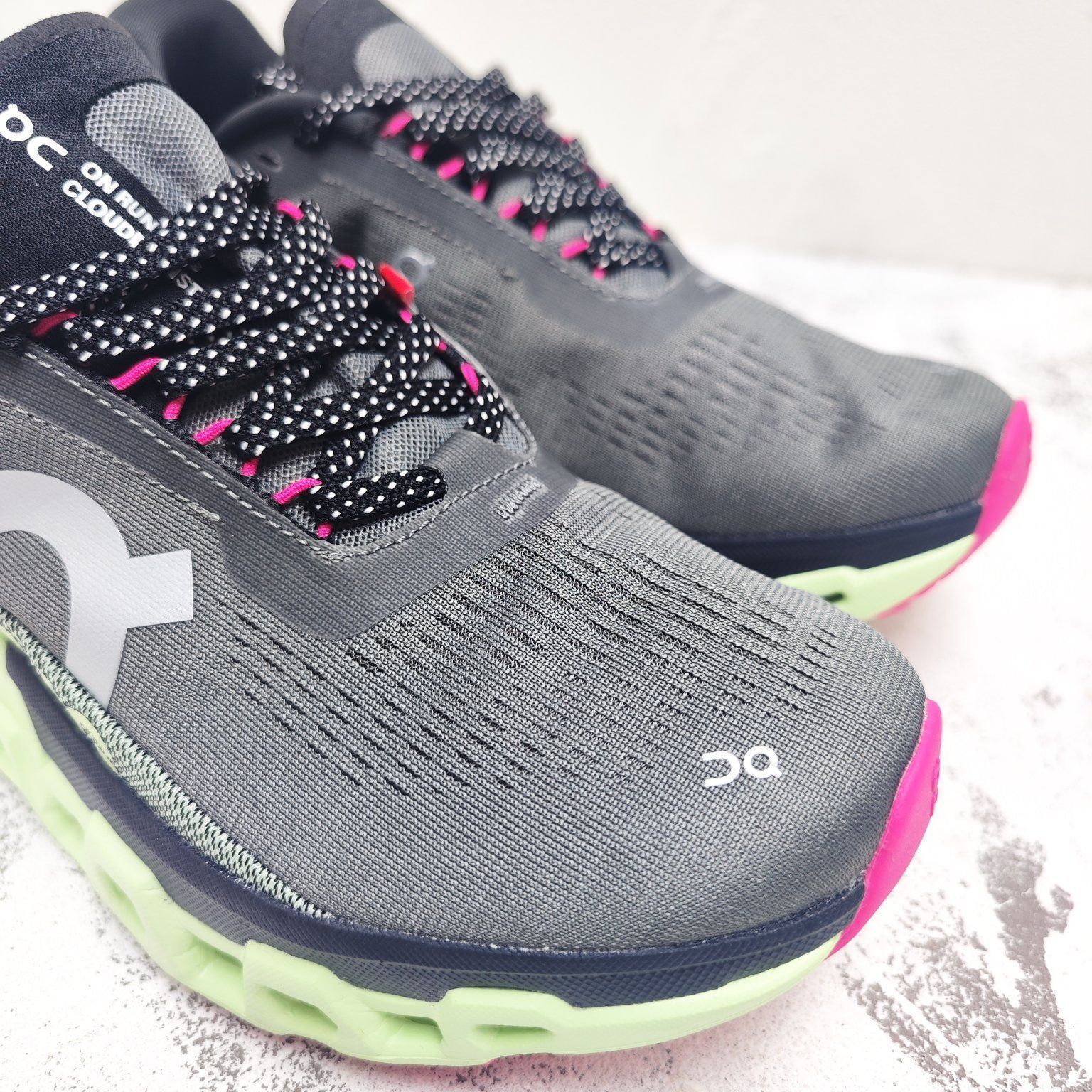 on Cloudmonster2 サイズ8.5 スニーカー 美品 ウィメンズ Cloudmonster 2 | On 日本