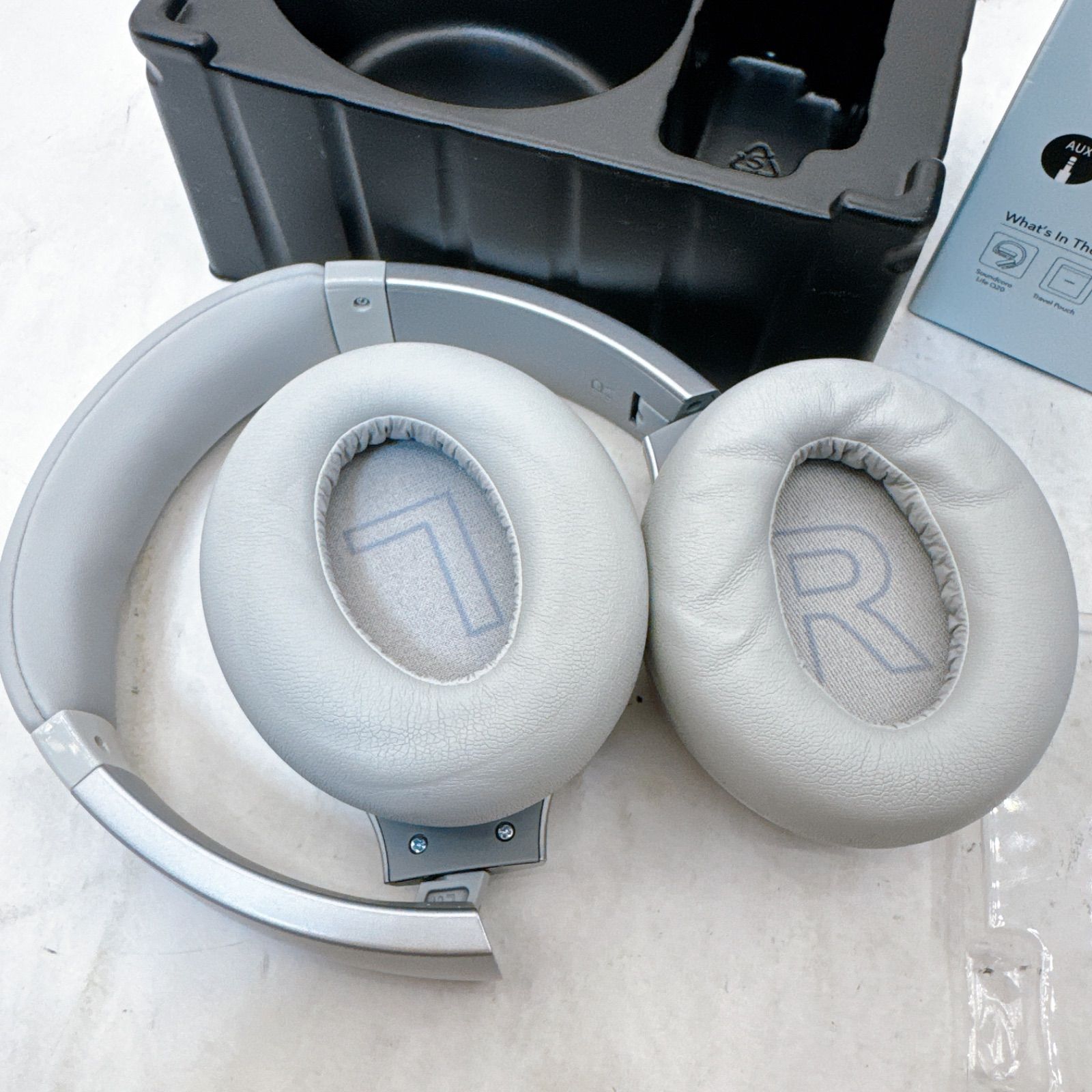 ワイヤレスヘッドホン シルバー Soundcore Life Q20 グレー Anker