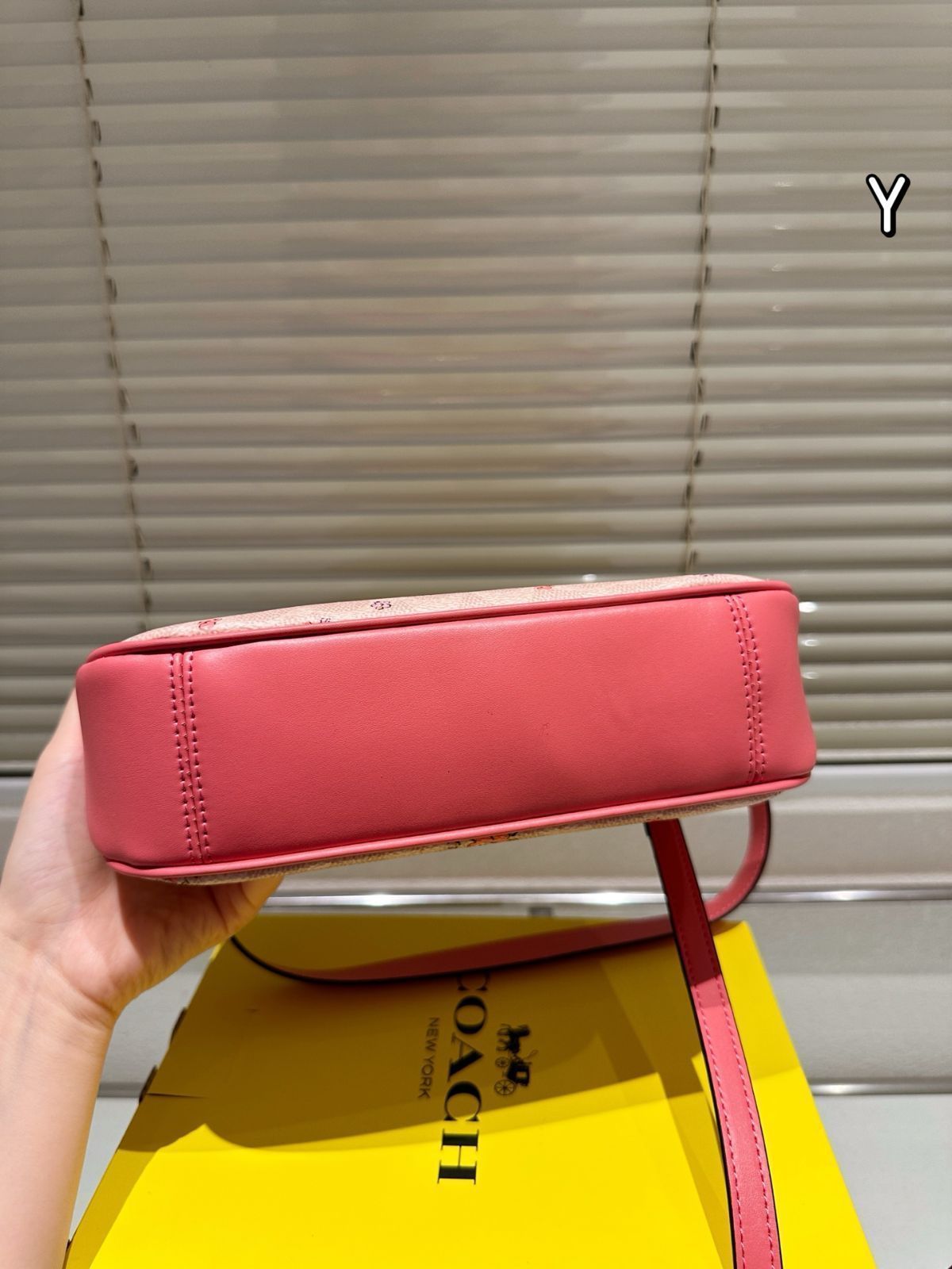 COACH TERI アンダーアーム ショルダーバッグ ホワイト 今日特価】COACH Teri ショルダーバッグ（アンダーアーム