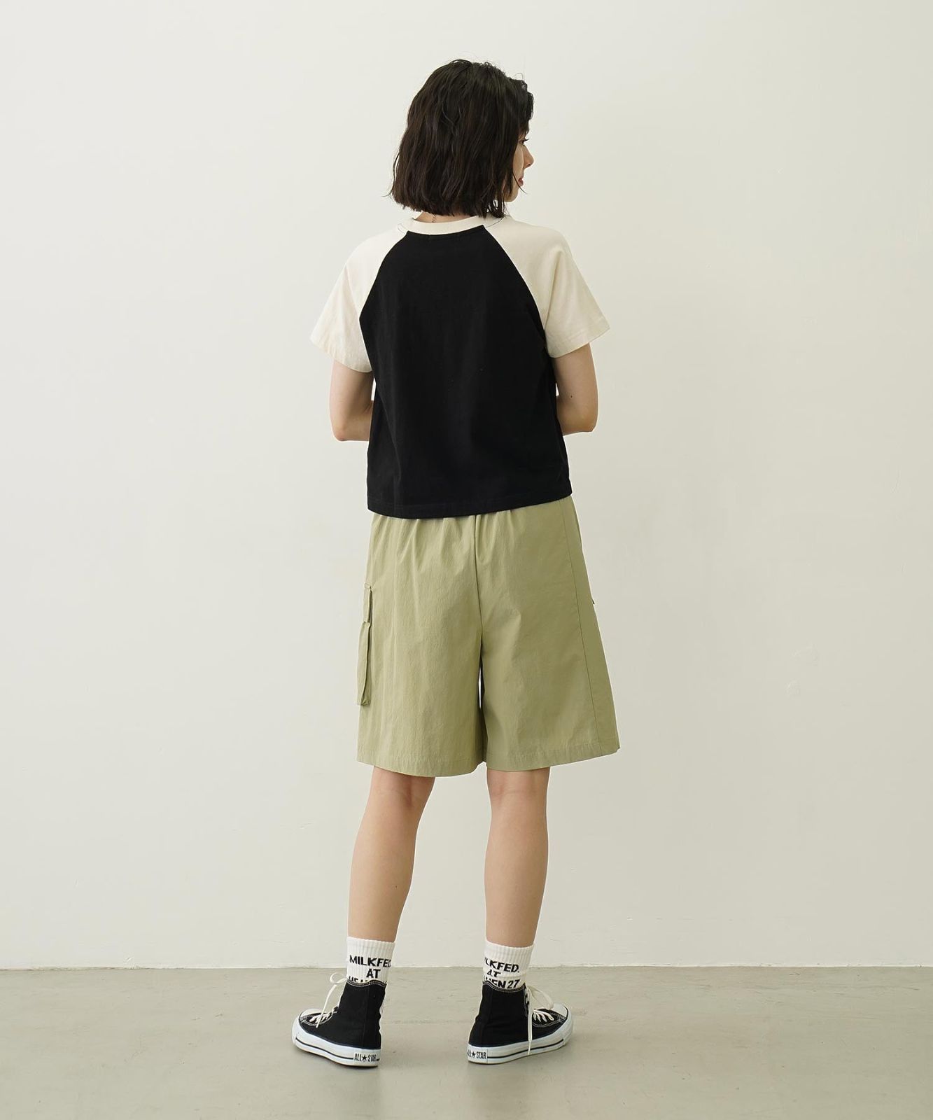 オフホワイト オリーブ