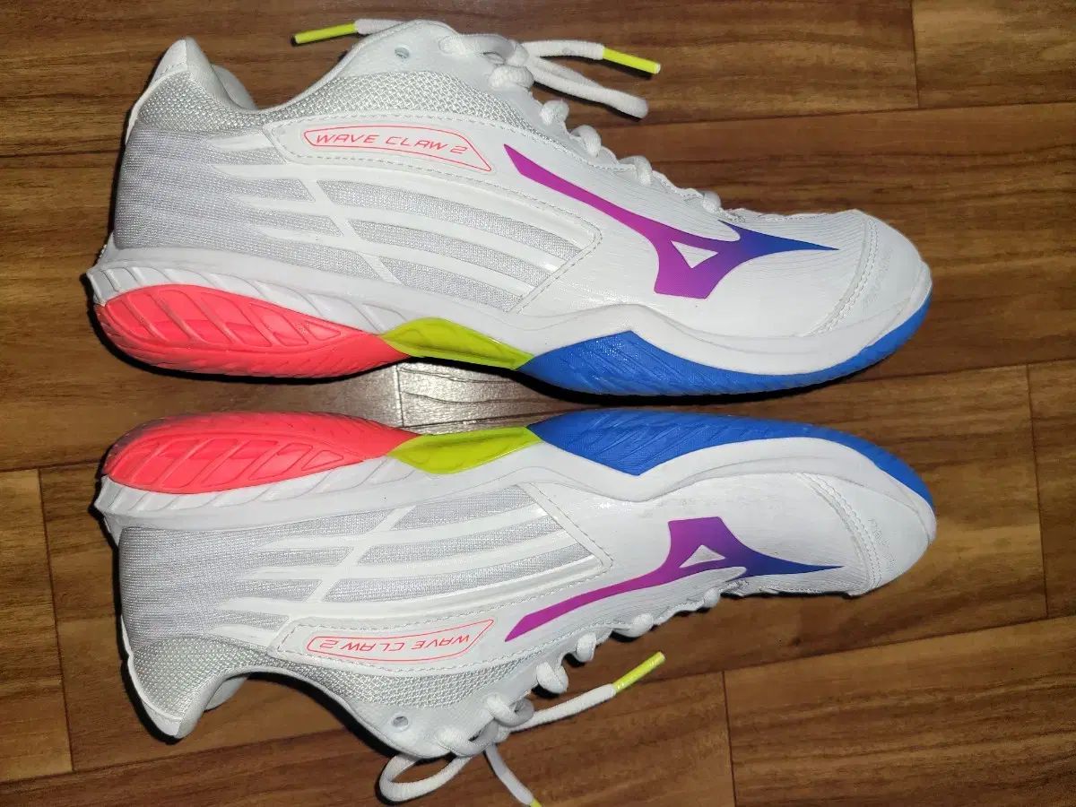 バドミントンシューズ