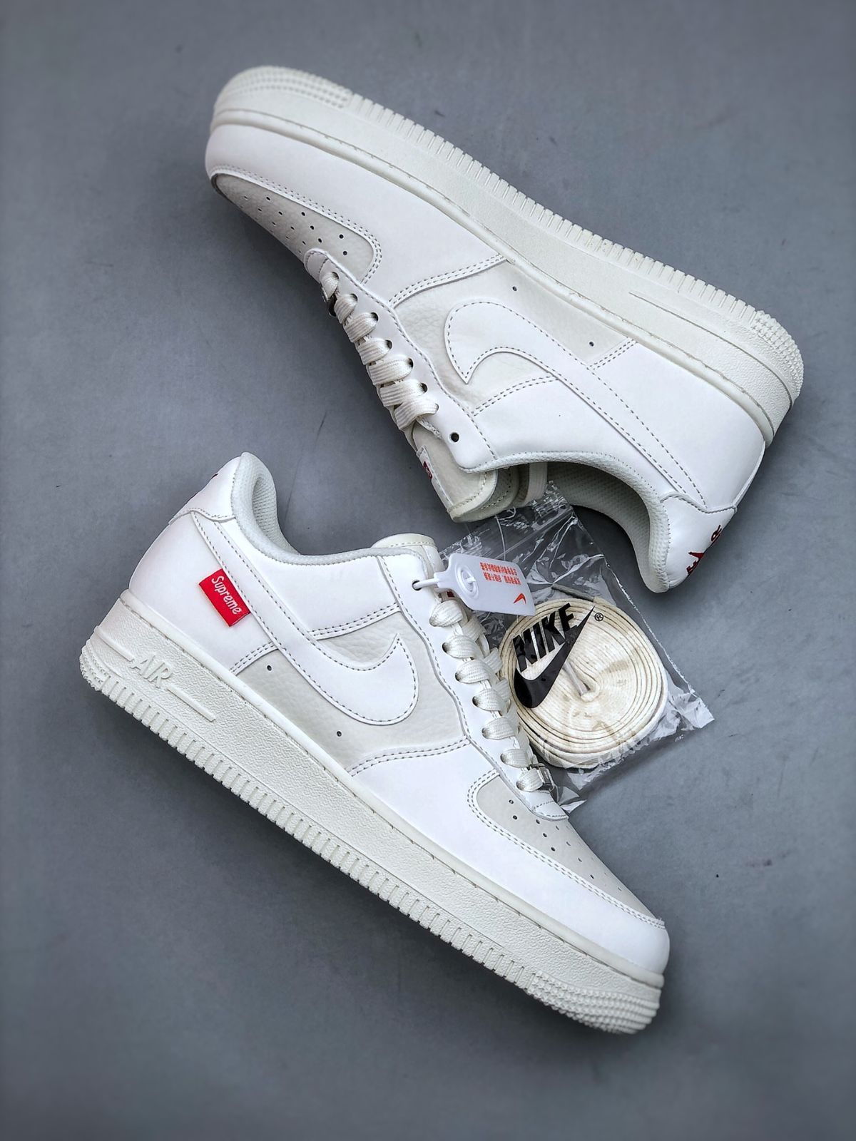 ナイキ スニーカー Nike Air Force 1 Low 07 x Supreme 並行輸入品