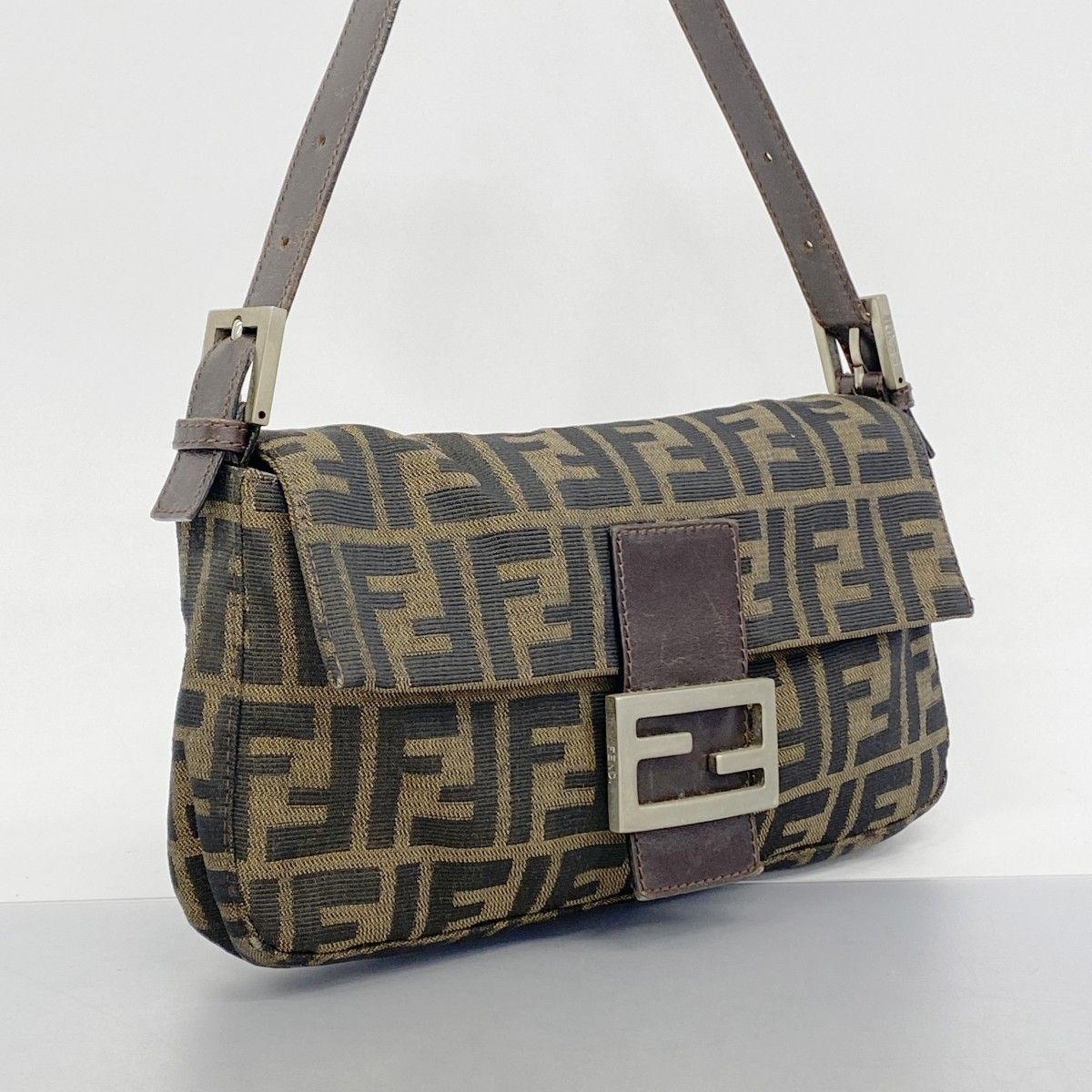 5hb1017-h】フェンディ ハンドバッグ ズッカ マンマバケット ナイロン  