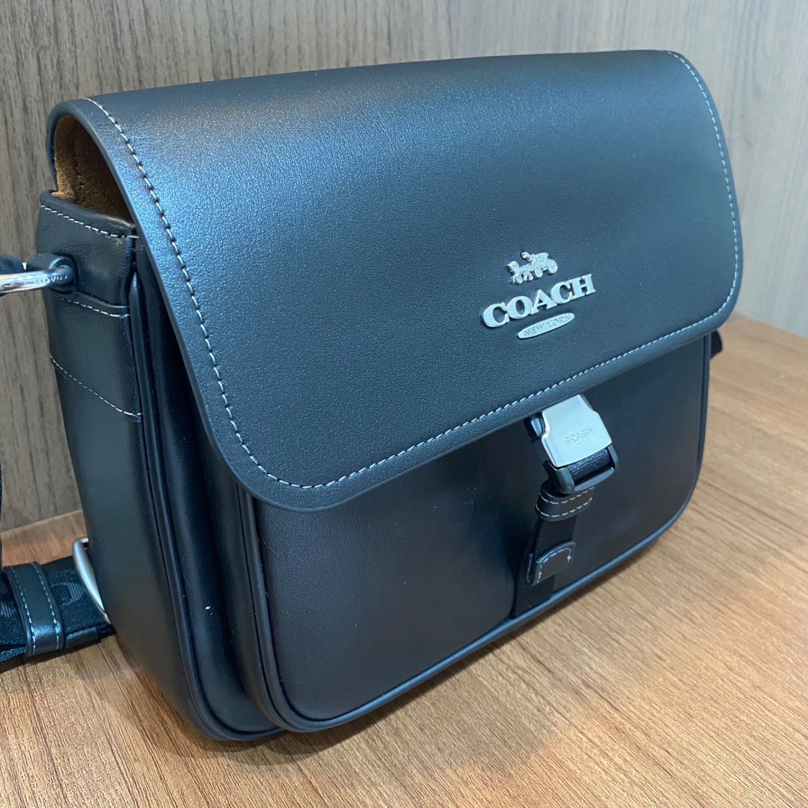未使用品】COACH コーチ バッグ ショルダーバッグ CR098 SVBK 