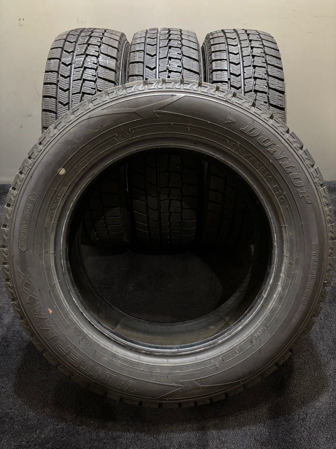 175/65R14 スタッドレスタイヤ　ダンロップ　4本