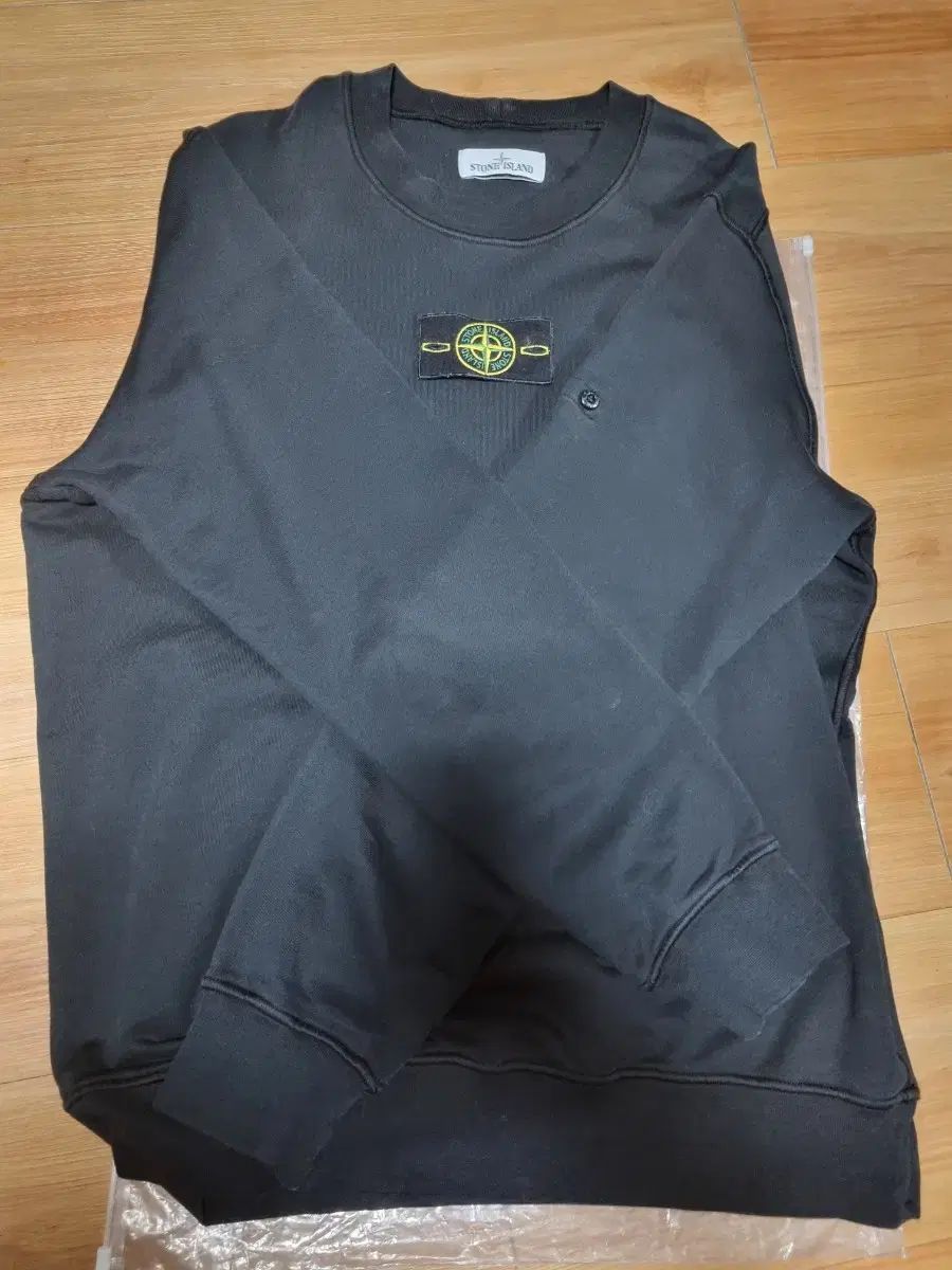 STONE ISLAND ストーンアイランド 20ss ブラックスウェットシャツ