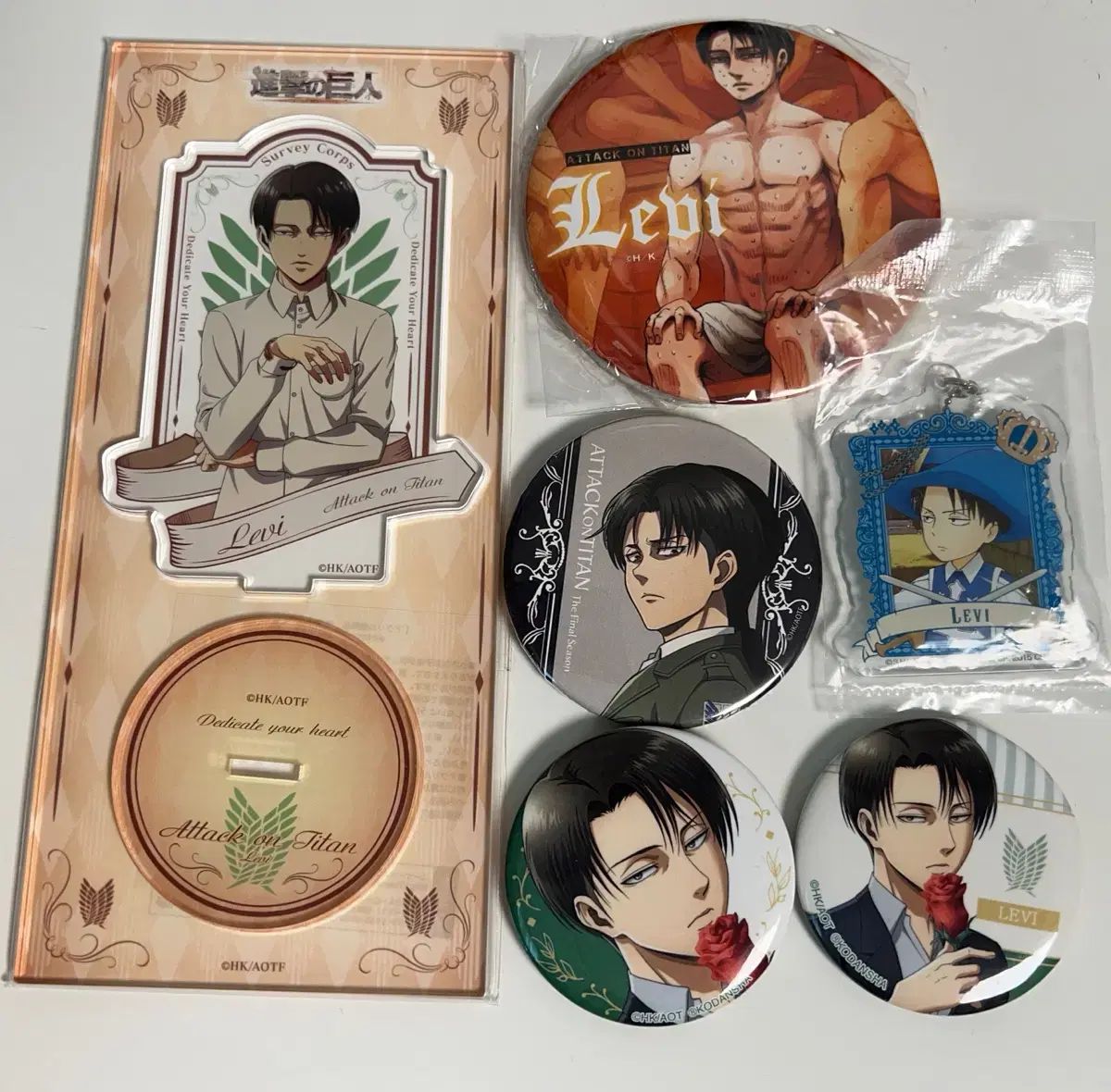 進撃の巨人 リヴァイ アクリル スタンド バッジ まとめ売り