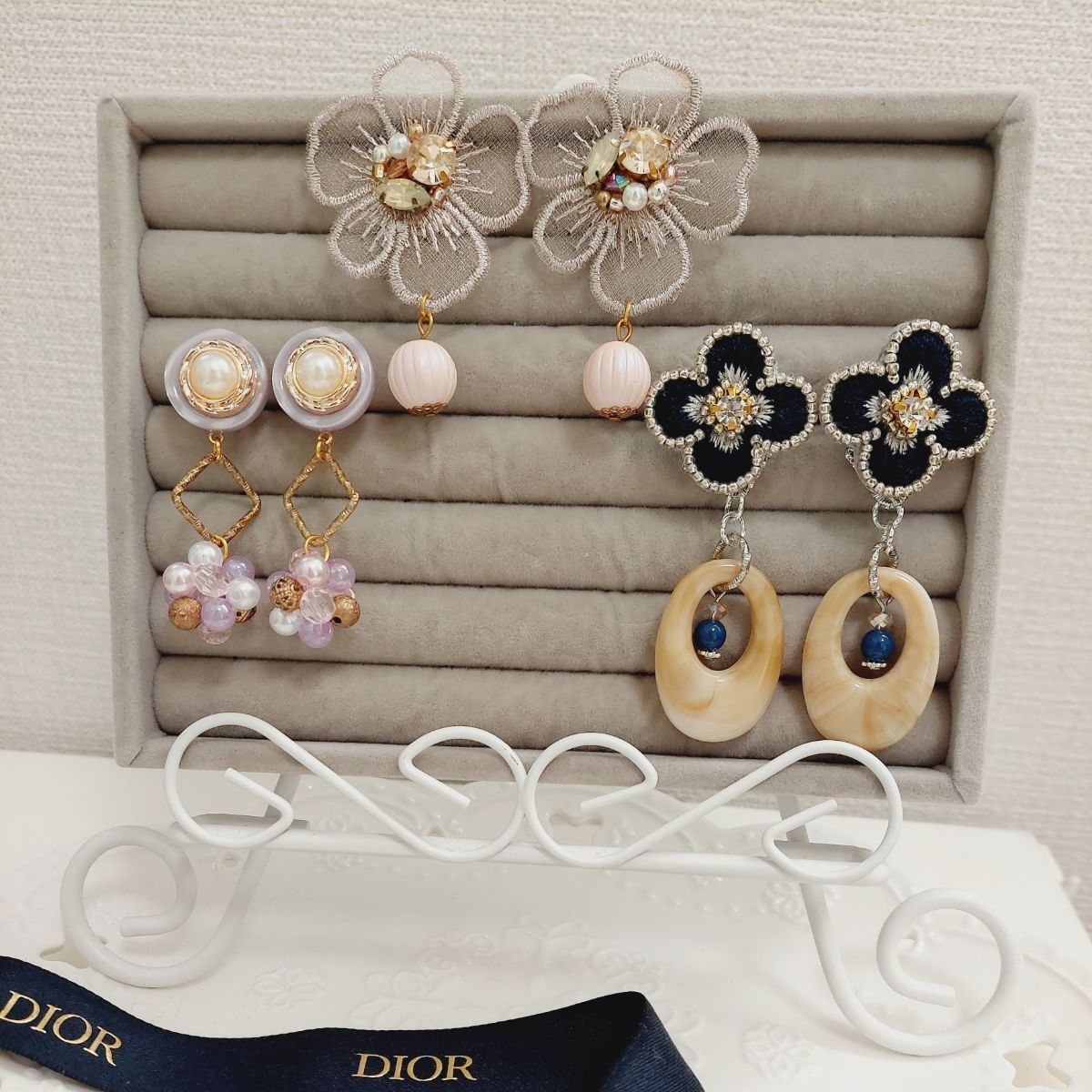 蝶バネイヤリング サージカルステンレス メルカリ便 22日まで アート陶器ピアス - メルカリ