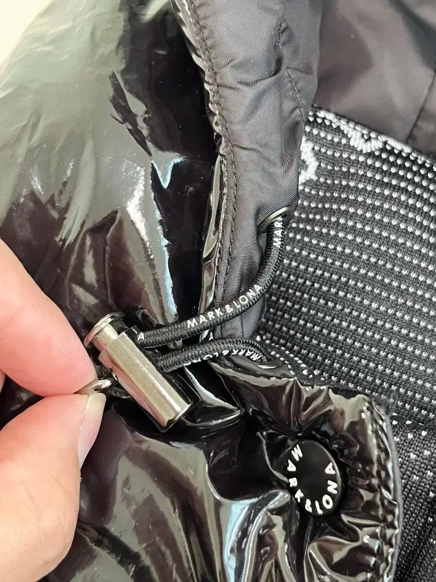 値段が安い MARK - LONA マークアンドロナ ブラック フード ダウン ベスト