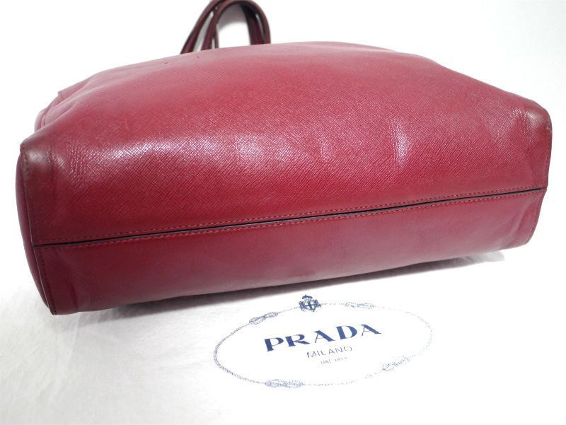 ◇PRADA プラダ BN2666 サフィアーノソフトレザー A4対応 ビジネス可トート ハンド バッグ 赤◇ ビジネス対応の希少なサフィアーノソフト♪  - メルカリ