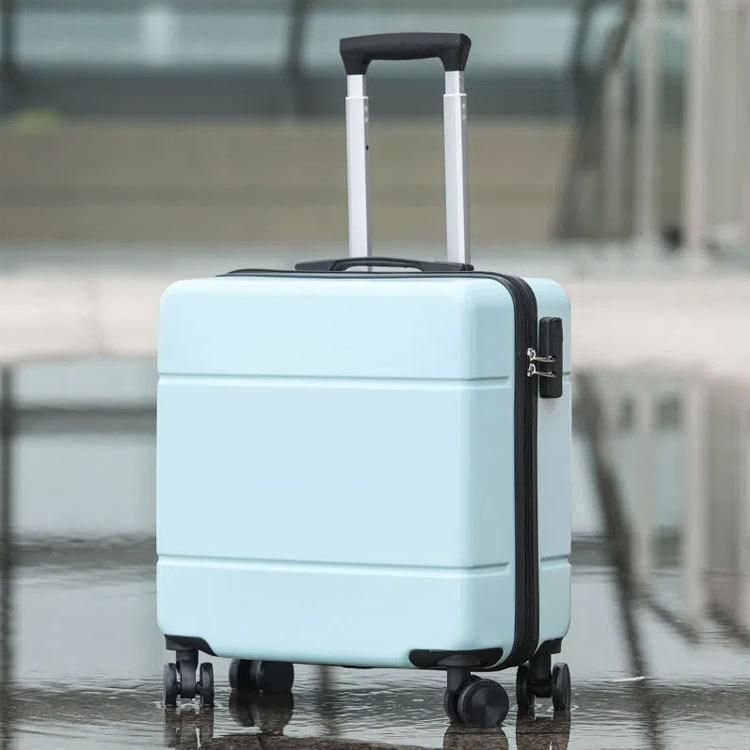 EASTPAK セミハードタイプ キャリーバッグ 4輪 ブラック 中古品 スーツ