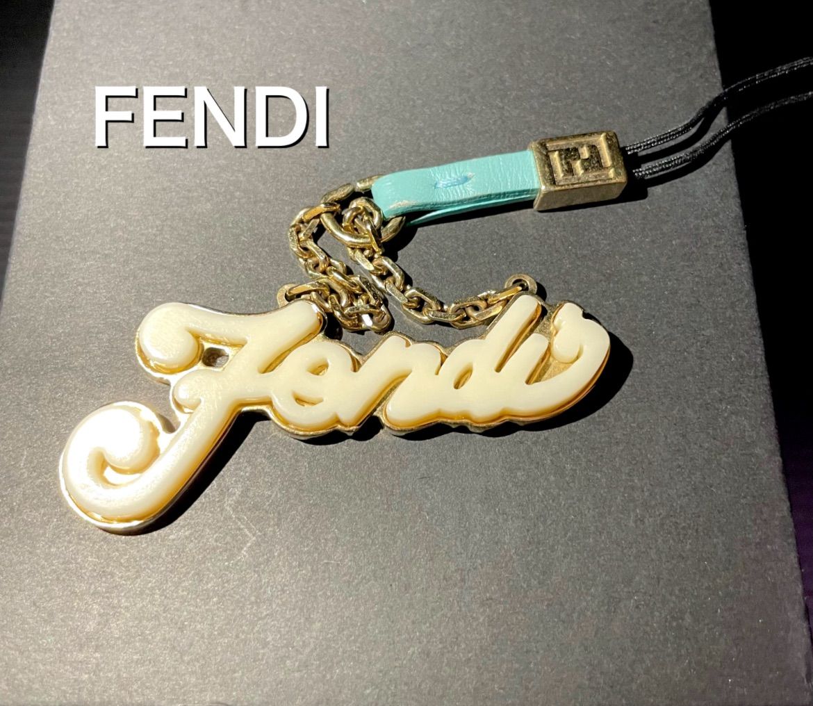 箱袋有りゴールド】FENDI フェンディ チャーム キーホルダー FF ズッカ ...