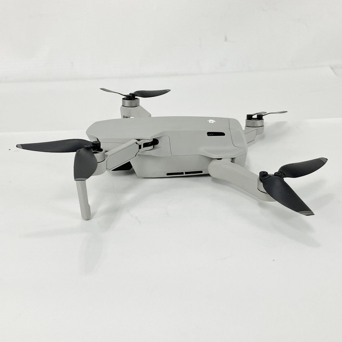 ドローン DJI Mavic Mini フルセット Amazon.com: DJI Mavic Mini Fly More Combo Drone Quadcopter