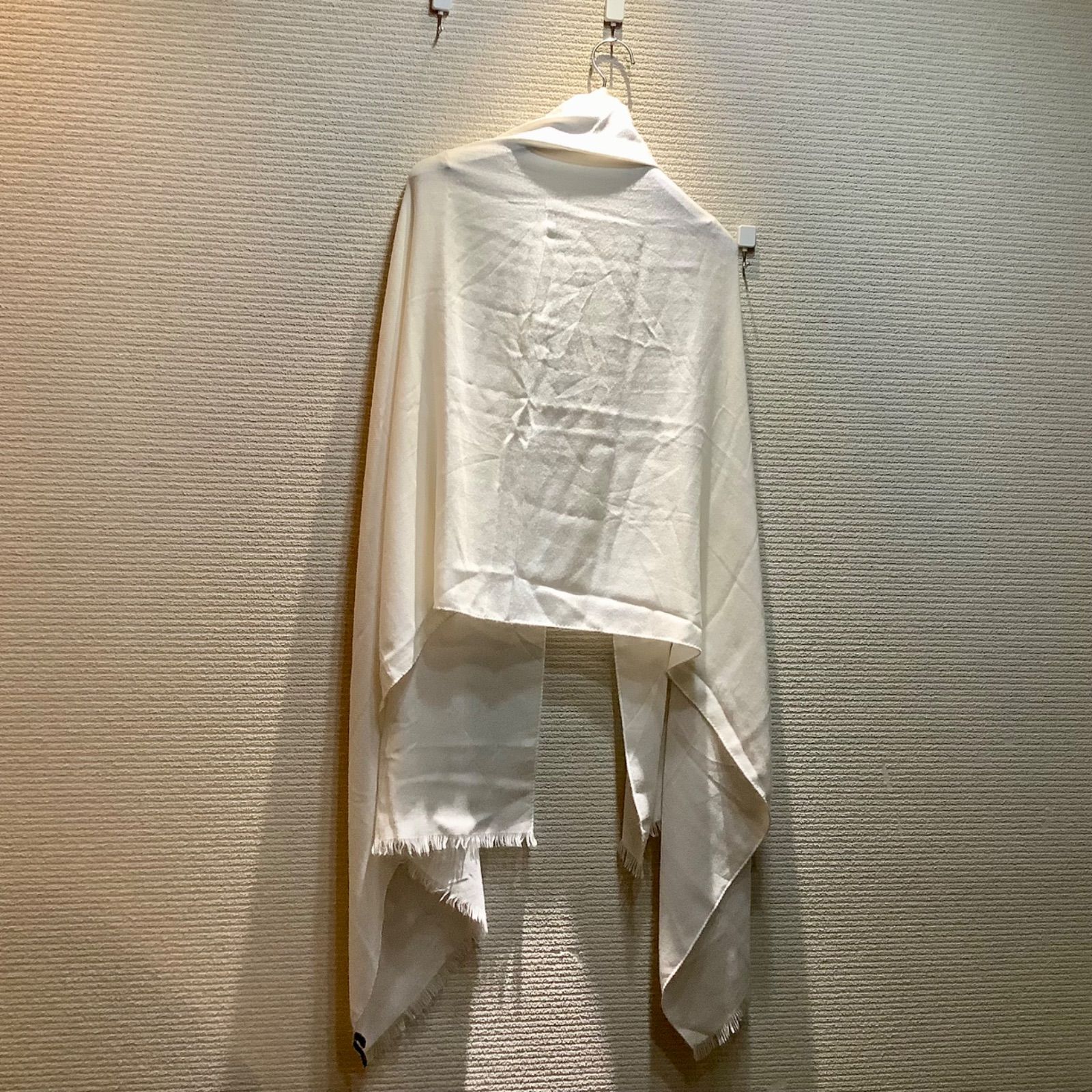 美品 CHANEL シャネル ショール ストール ココマーク カシミヤ 白 大判 シャネル CHANEL ブリオンチェーン ココマーク 大判 ストール