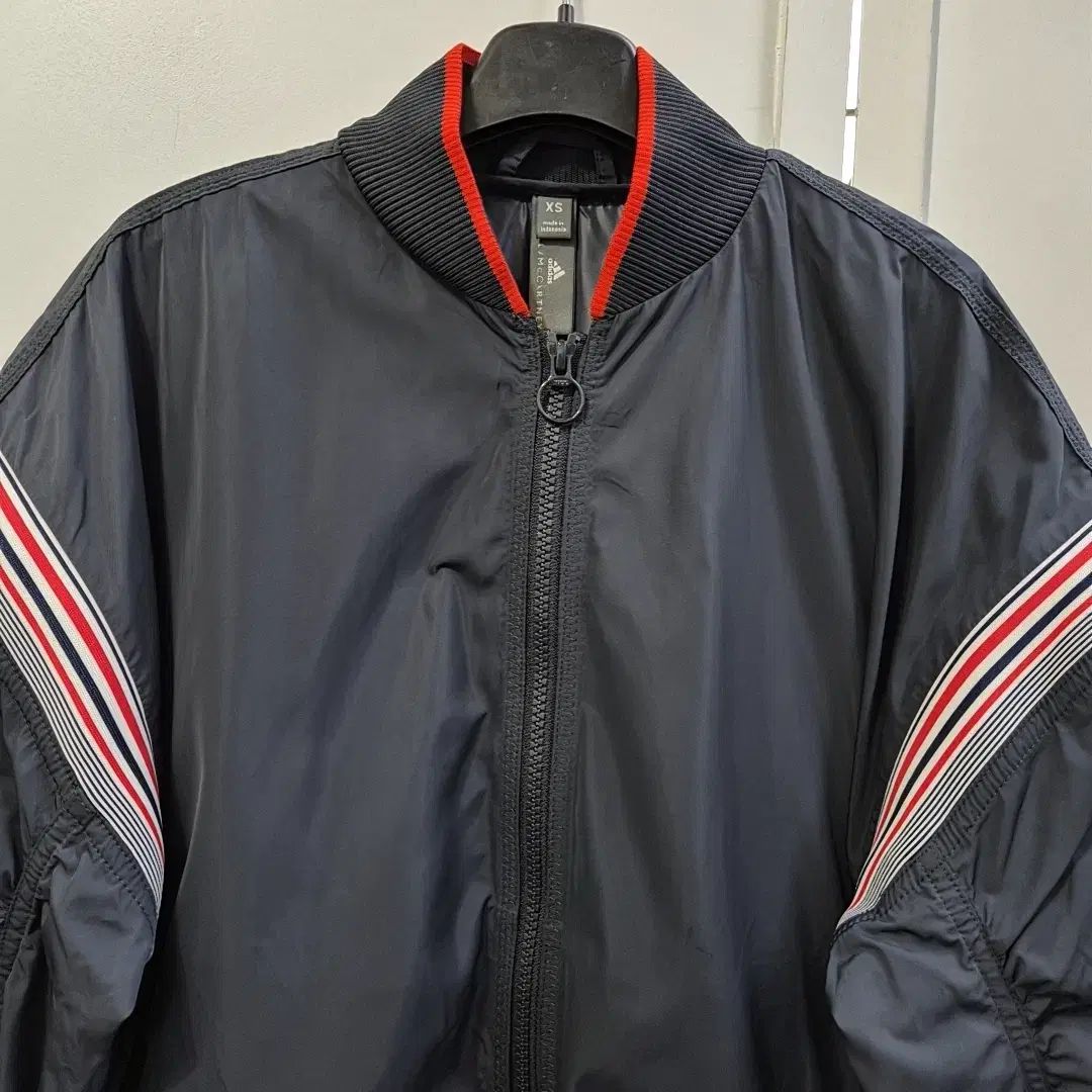 adidas アディダス