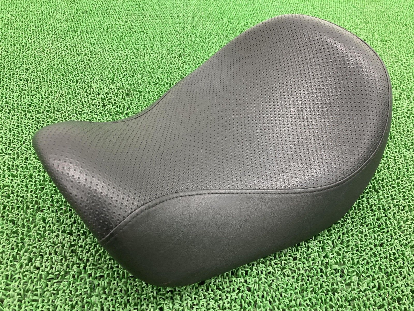 FXD1580 シート 22414 ハーレー 純正 バイク 部品 ダイナ スーパー