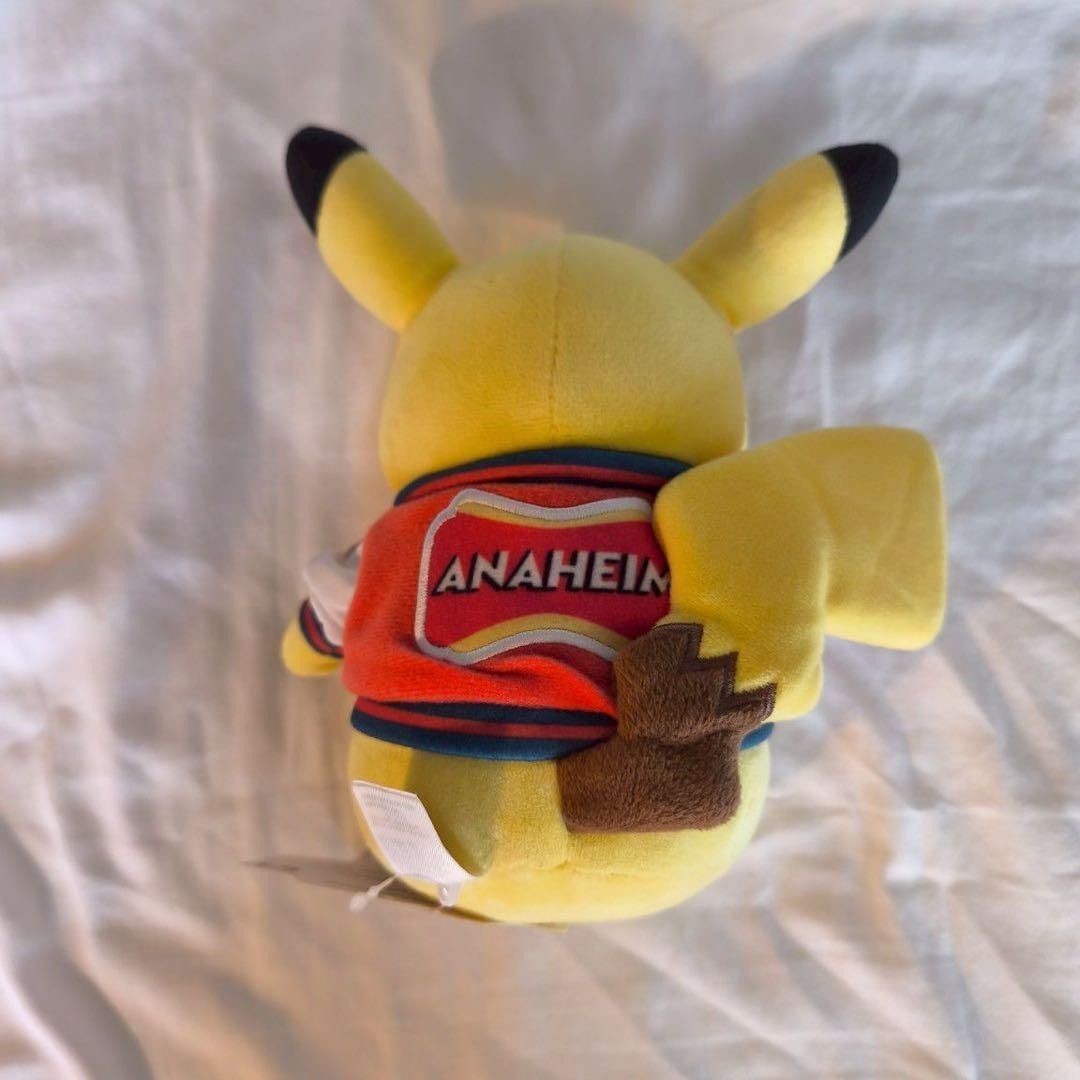 WCS2025 ポケモン アナハイム 限定グッズ　WCSピカチュウ　ぬいぐるみ wcs2025 アナハイム限定 ピカチュウ ぬいぐるみ - メルカリ