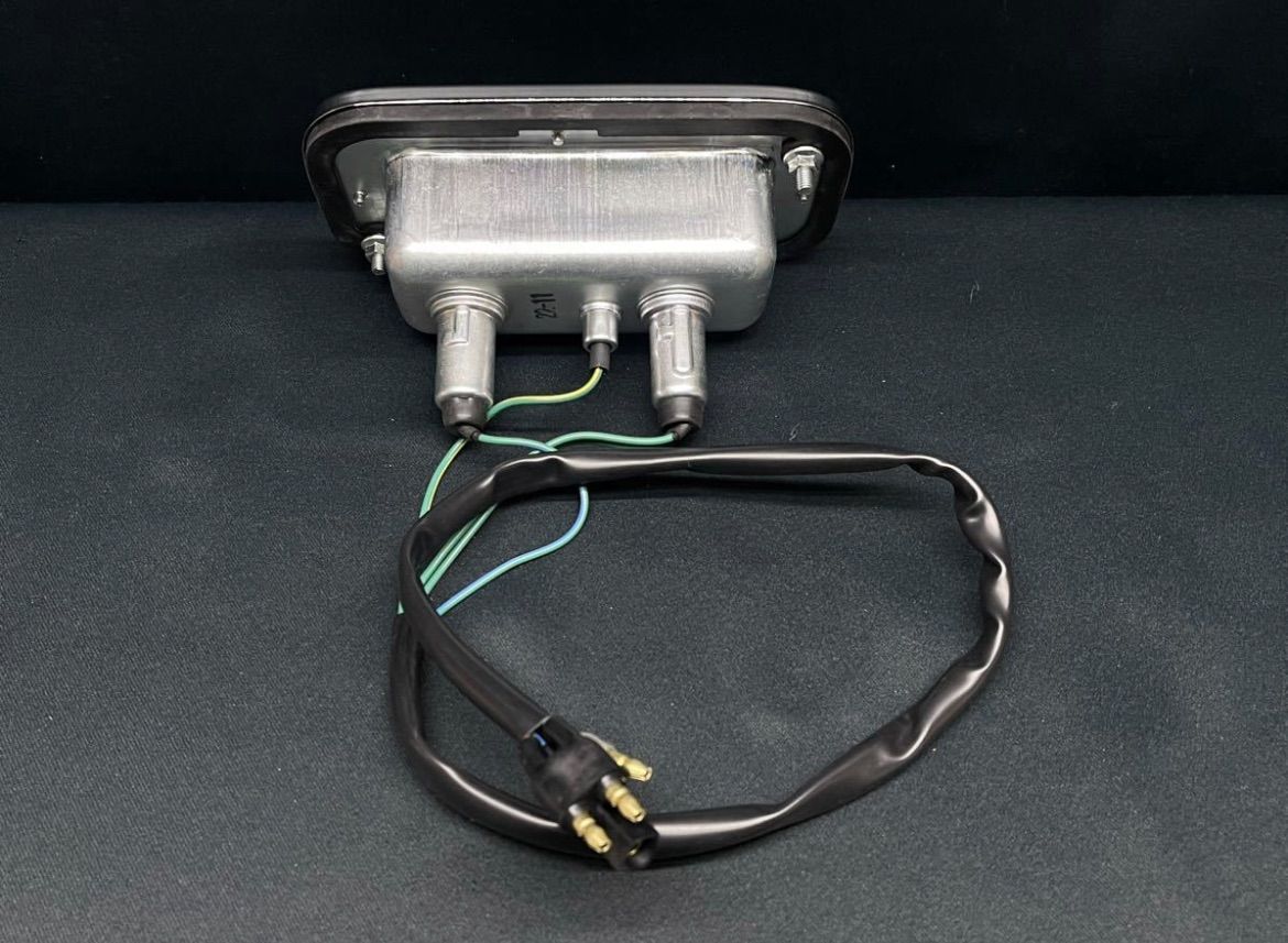 イスズエルフ70年用テールランプ★左右セット★ワーゲンバスにも | いすず isuzu elf テールランプ ランプ ランプユニット 1台分 セット | Kanoan いすゞ エルフ テールランプ カバー 左右セット 12V