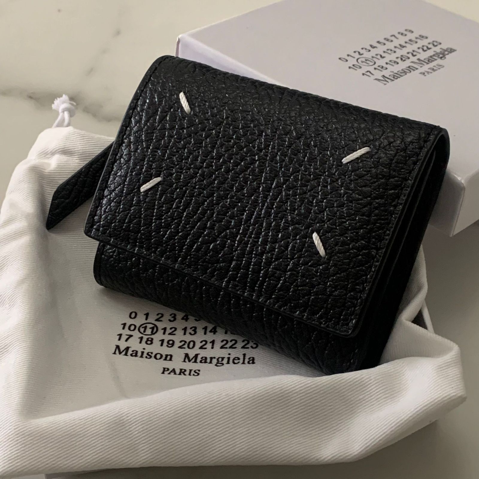 付属品箱ありギャランティーあり国内正規品 新品未使用 Maison Margiela 財布 ブラック 三つ折